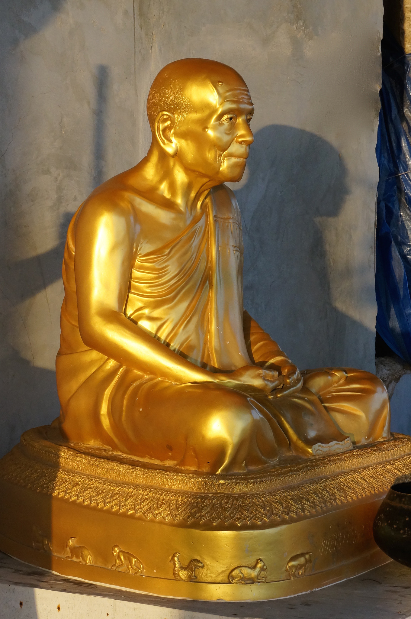 Sony Alpha NEX-5T + Sony E 18-50mm F4-5.6 sample photo. Monk statue, big buddha, karon beach, thailand photography