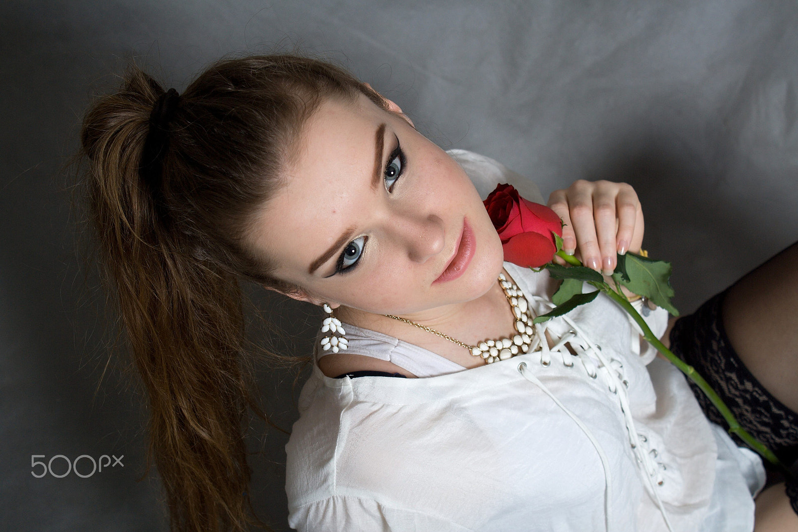 18.00 - 55.00 mm sample photo. Girl and rose photography