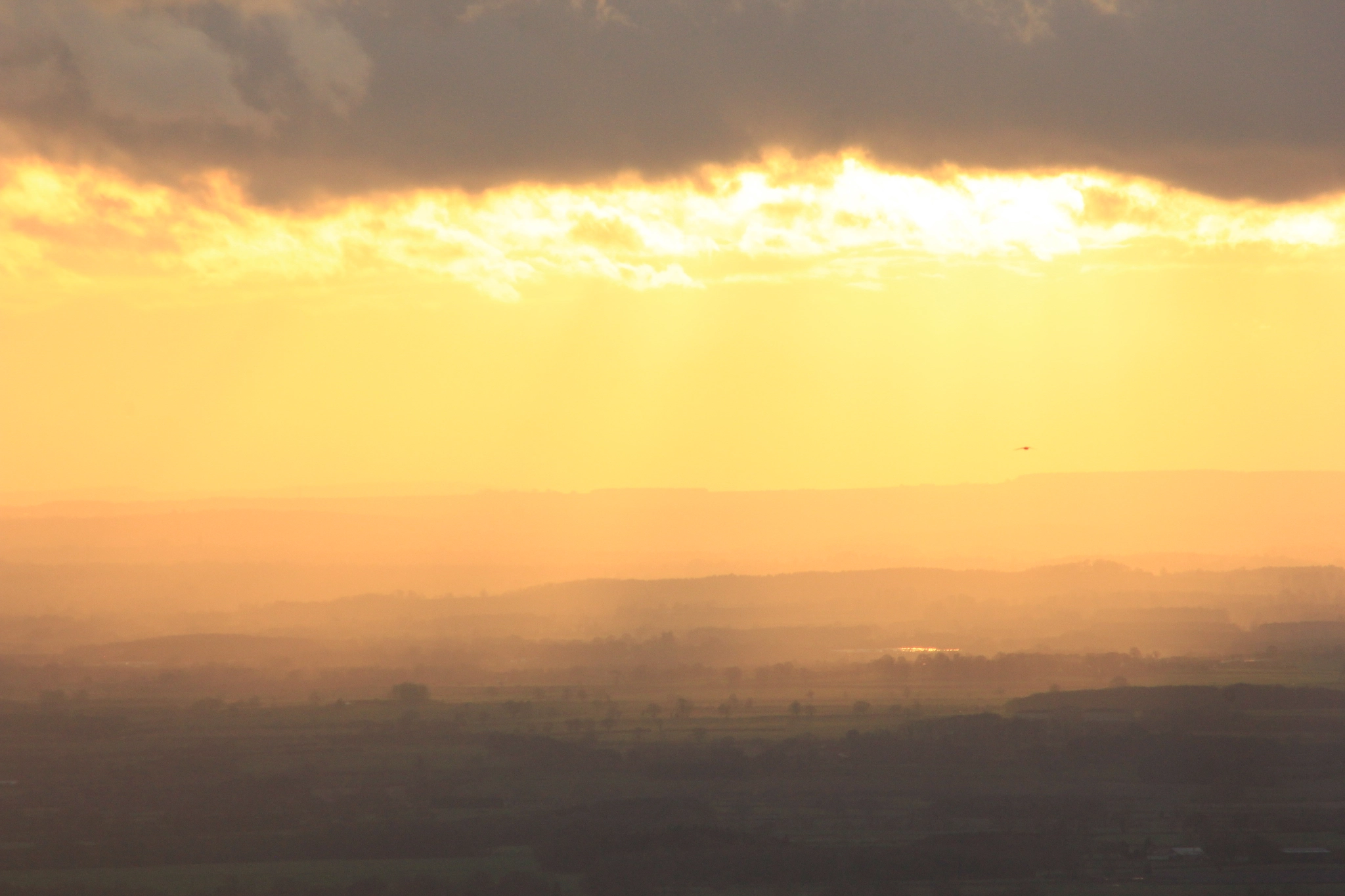 Canon EOS 550D (EOS Rebel T2i / EOS Kiss X4) + Canon EF 90-300mm F4.5-5.6 sample photo. Orange layered sunset photography