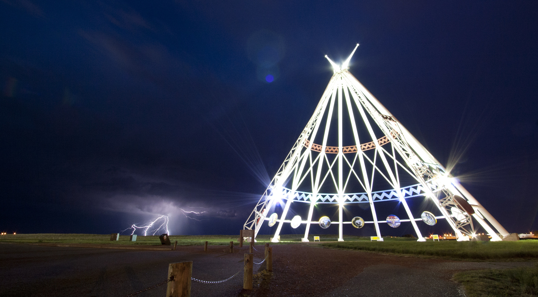Canon EOS 1000D (EOS Digital Rebel XS / EOS Kiss F) sample photo. Teepee thunder photography