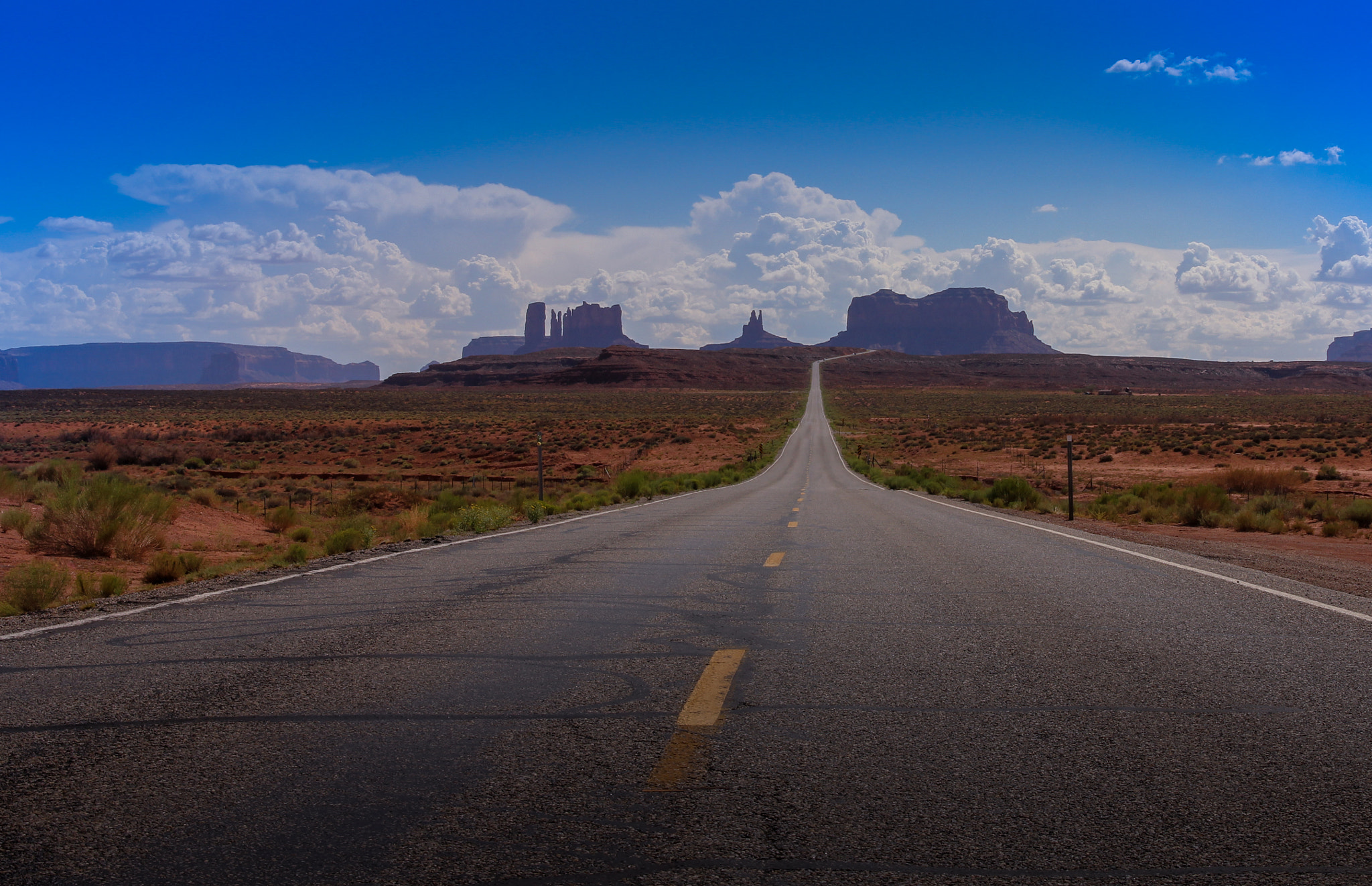Canon EOS 550D (EOS Rebel T2i / EOS Kiss X4) sample photo. On the road monument valley photography