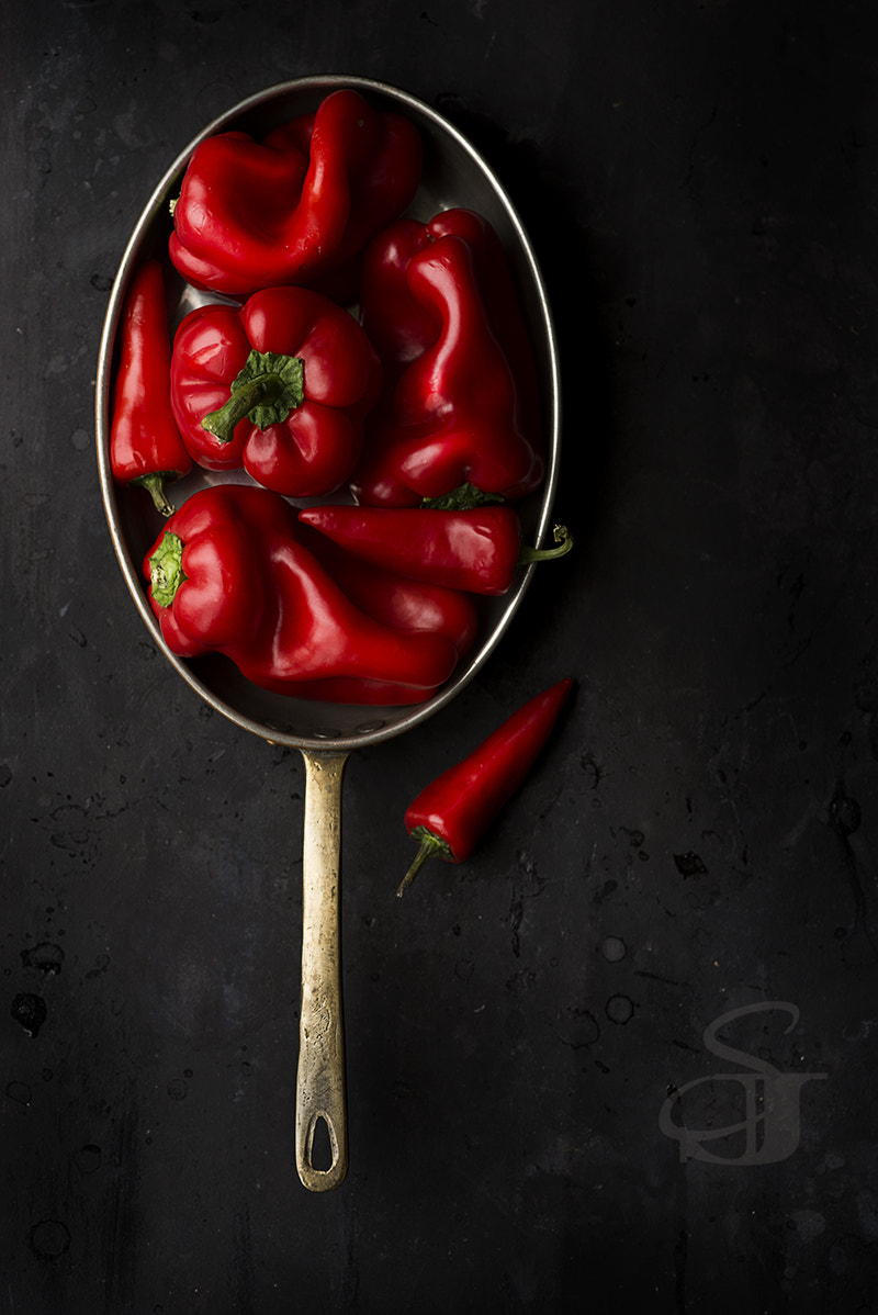 Nikon D610 + Sigma 105mm F2.8 EX DG Macro sample photo. Red bell peppers photography