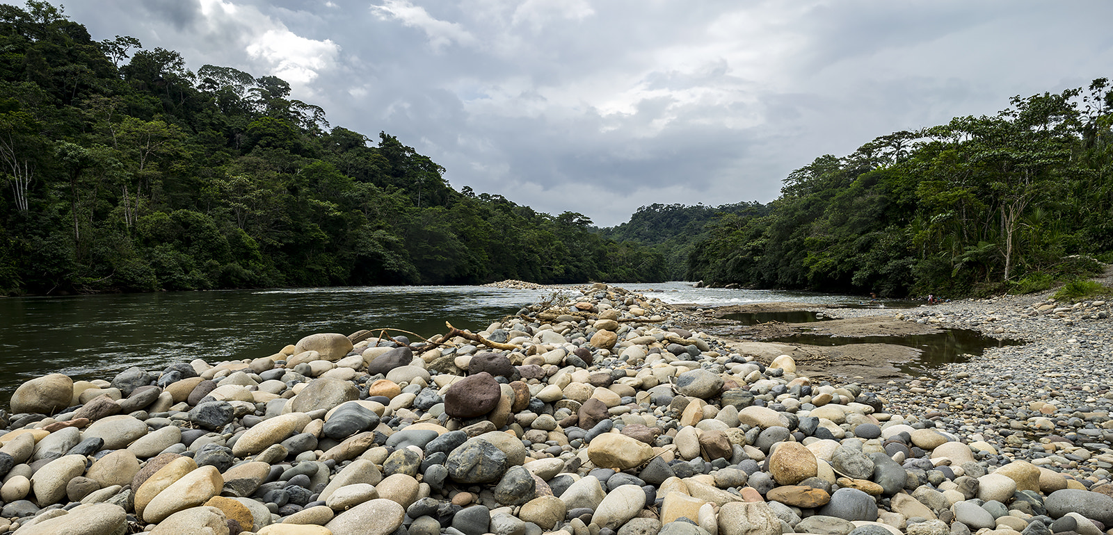 Sony a7 II + E 21mm F2.8 sample photo. Sumaco vi photography