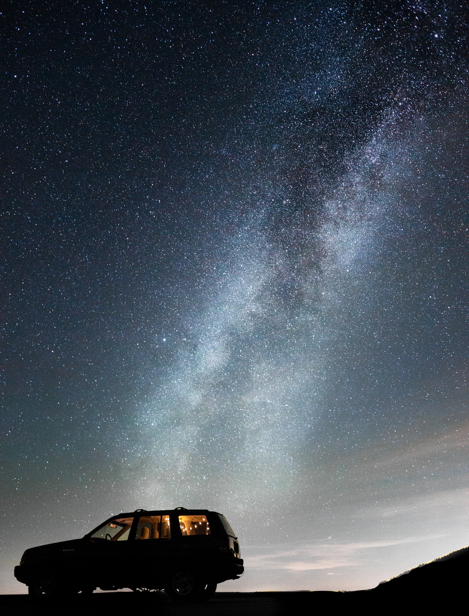 E 18-35mm F1.8 sample photo. Jeep camping photography