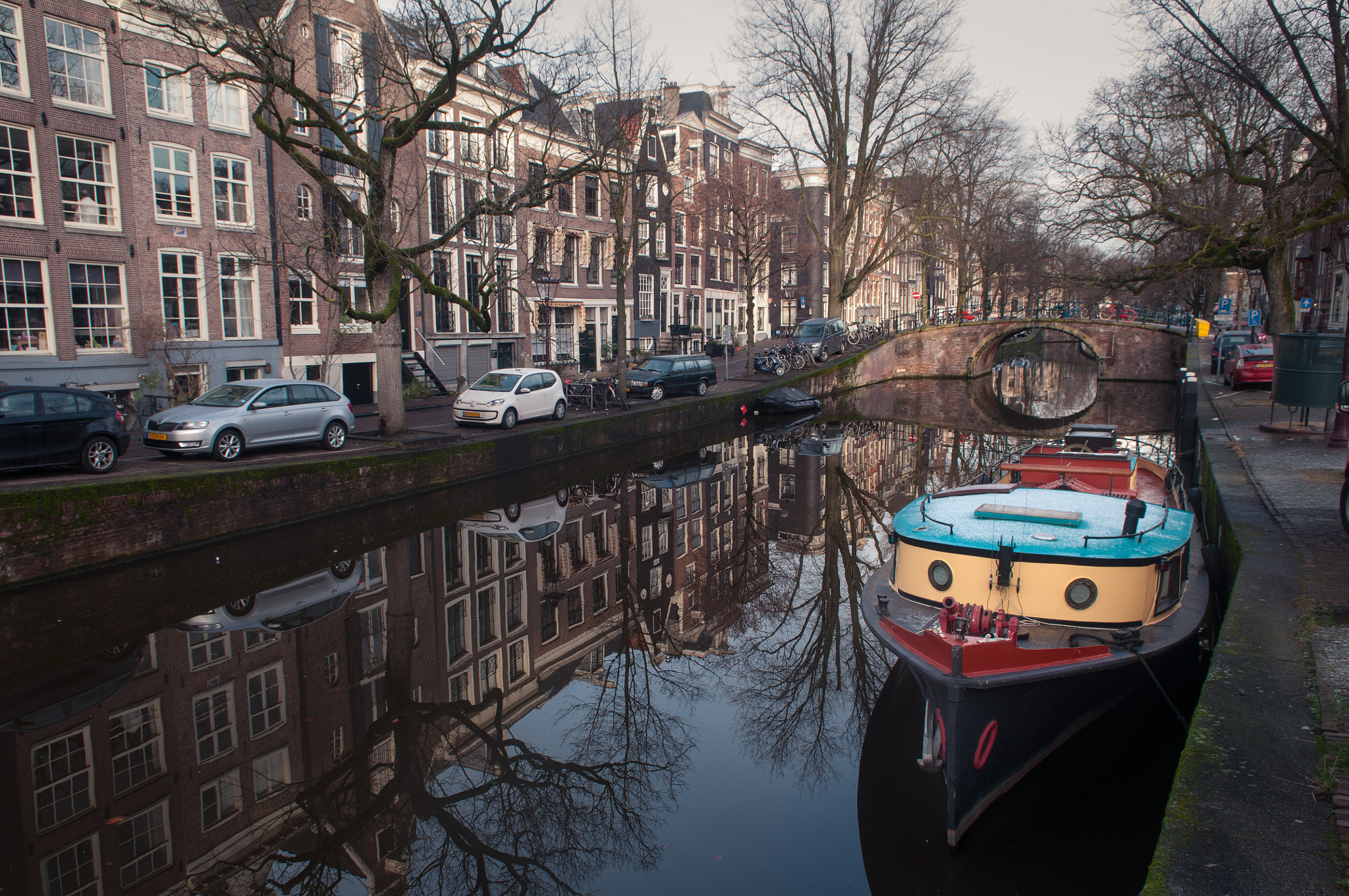 Nikon D300 sample photo. The blue boat photography