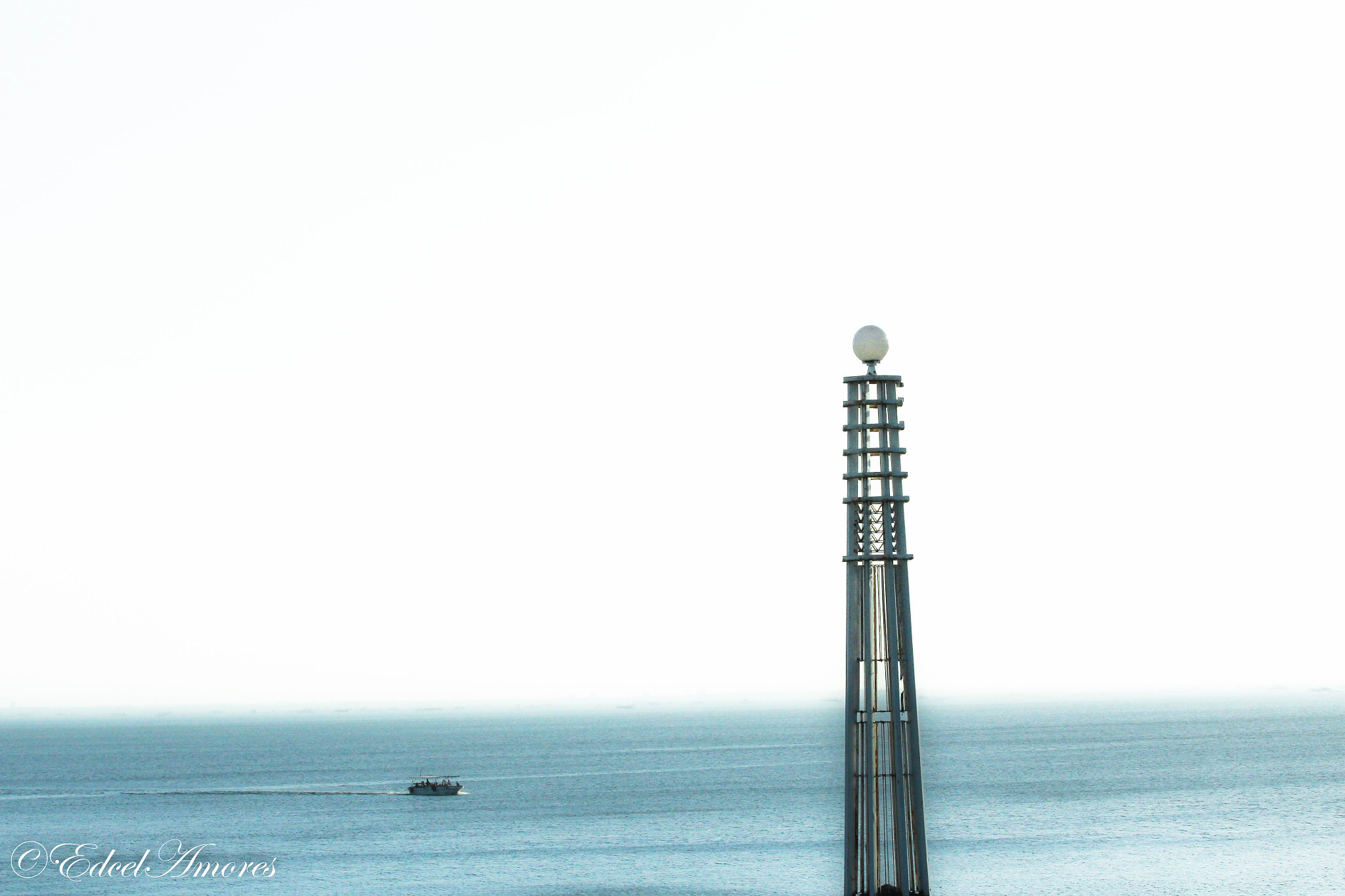 Canon EF 70-300mm F4-5.6 IS USM sample photo. Alone at the ocean photography