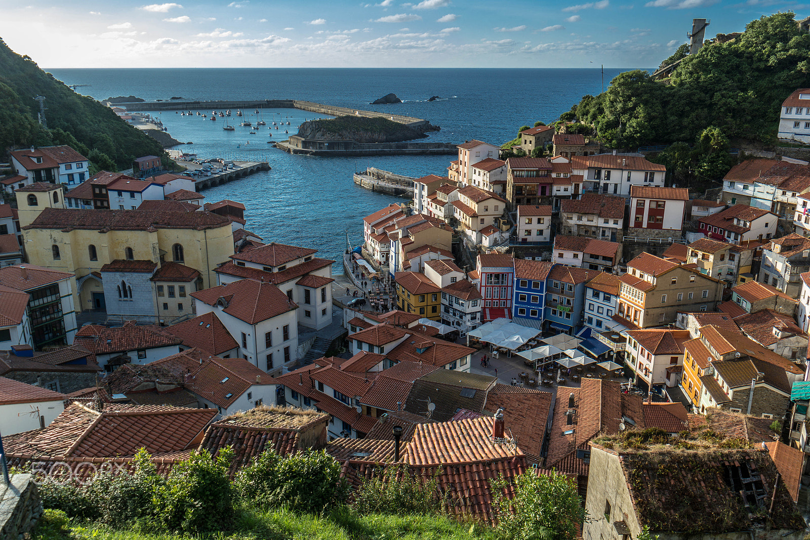Samsung NX300 + Samsung NX 18-55mm F3.5-5.6 OIS sample photo. Cudillero photography