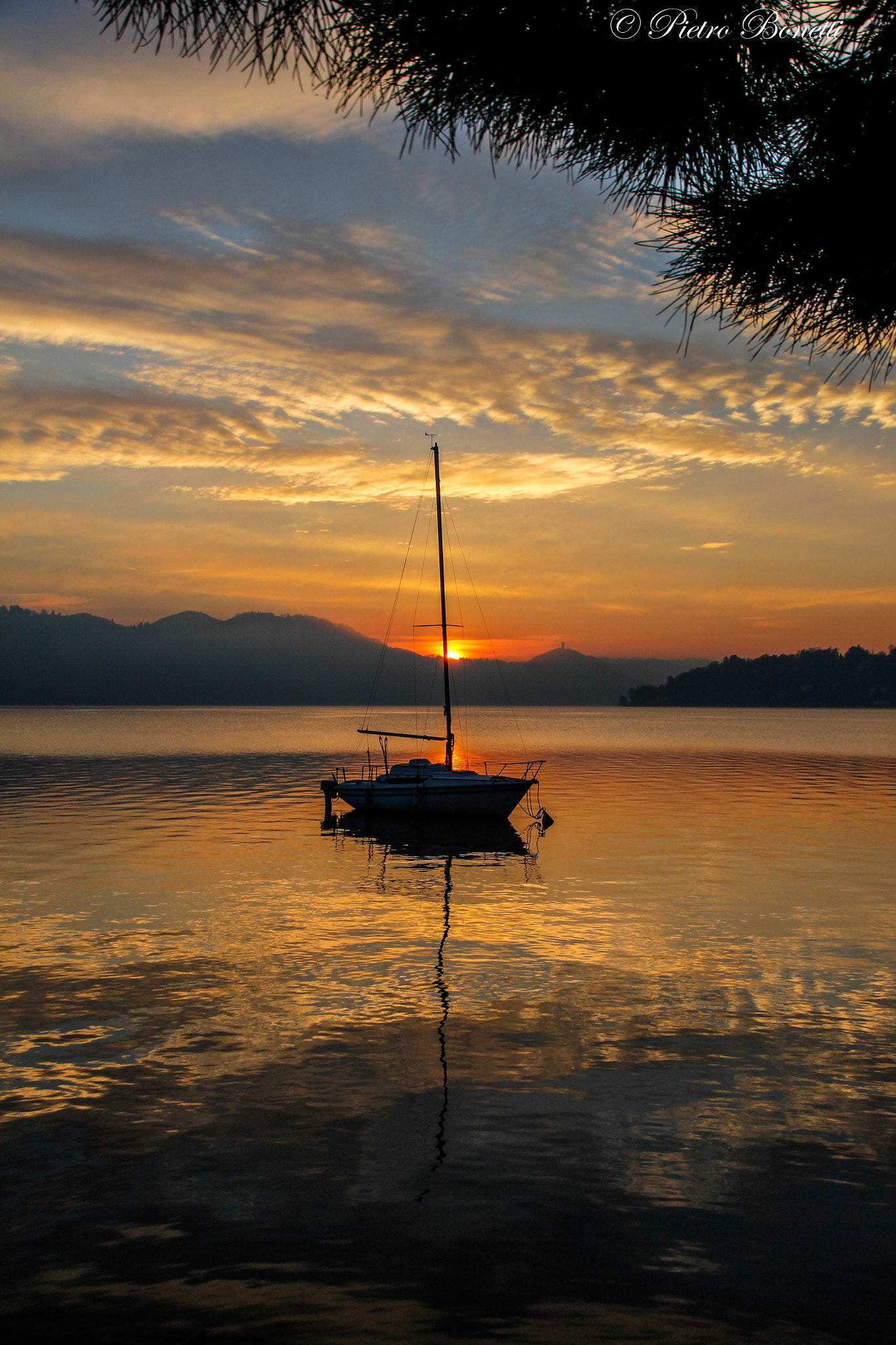 Canon EOS 60D sample photo. Sky in the lake photography