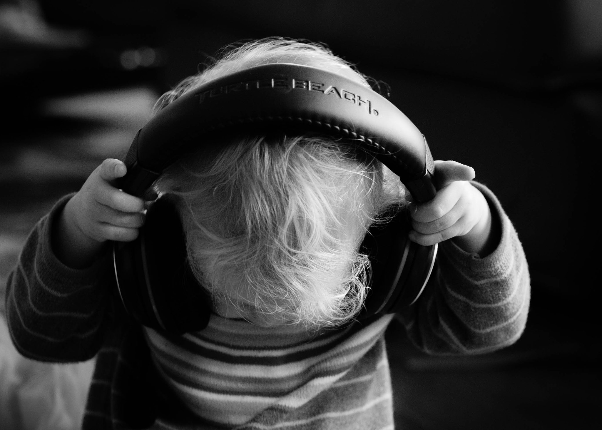 Nikon D700 + Sigma 85mm F1.4 EX DG HSM sample photo. Tunes...baby photography
