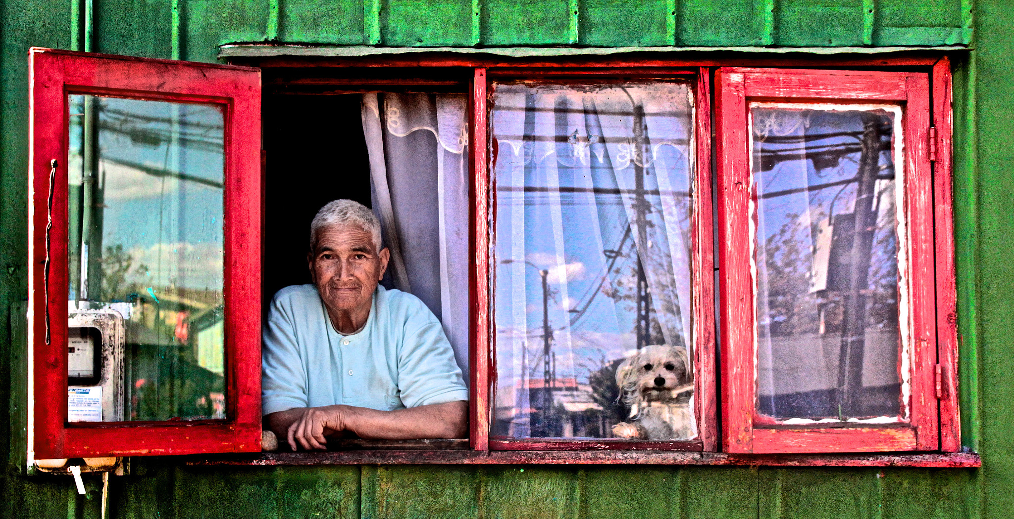Sigma 17-70mm F2.8-4 DC Macro OS HSM sample photo. Carlos and his friend photography