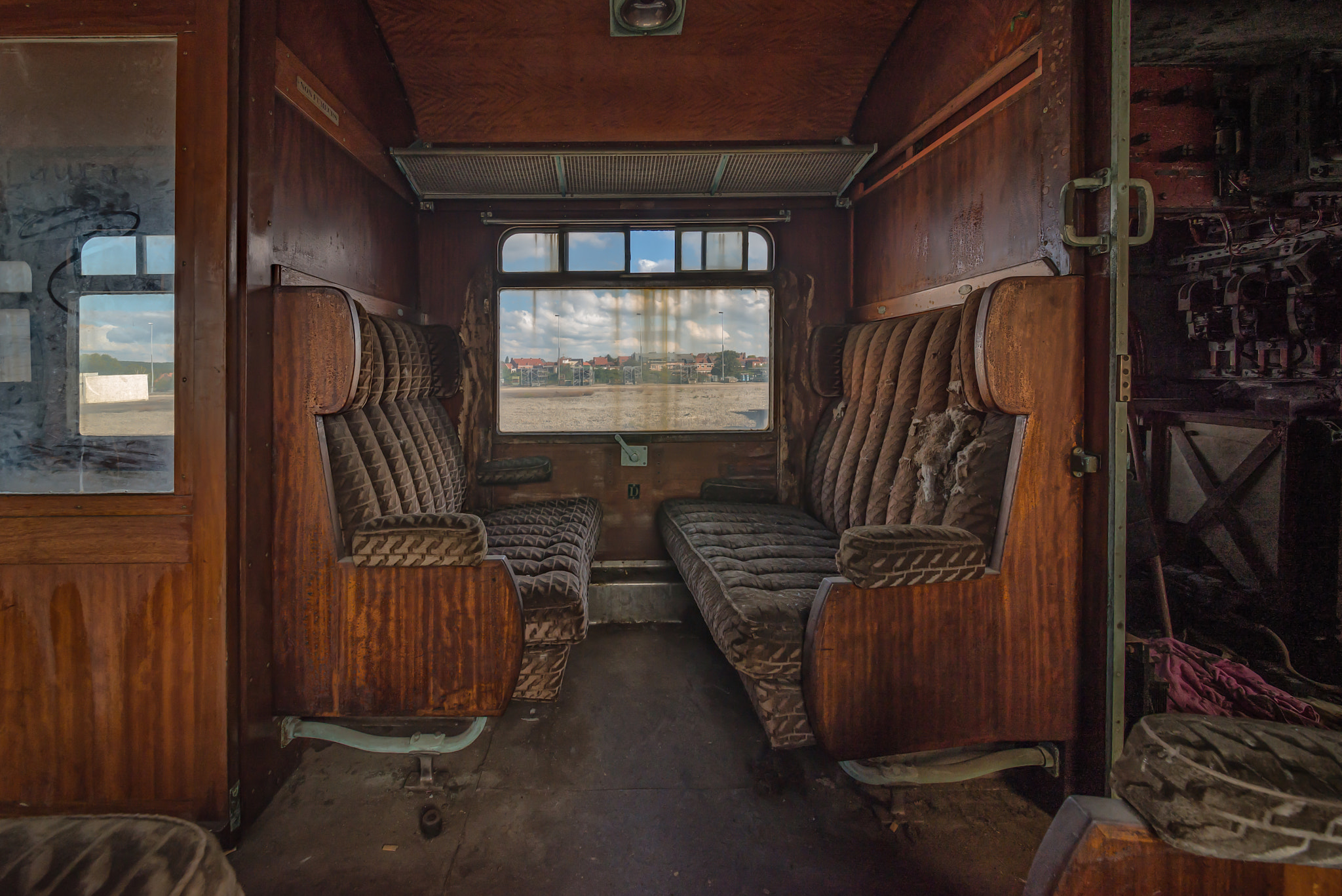 Sigma 12-24mm F4.5-5.6 II DG HSM sample photo. L'orient express photography