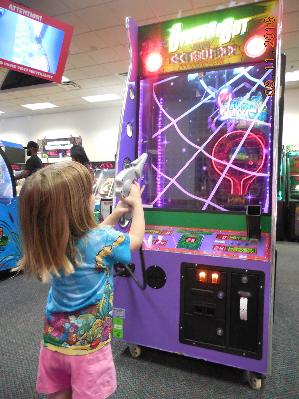 Nikon COOLPIX L620 sample photo. Fun & games at chuck e. cheese photography