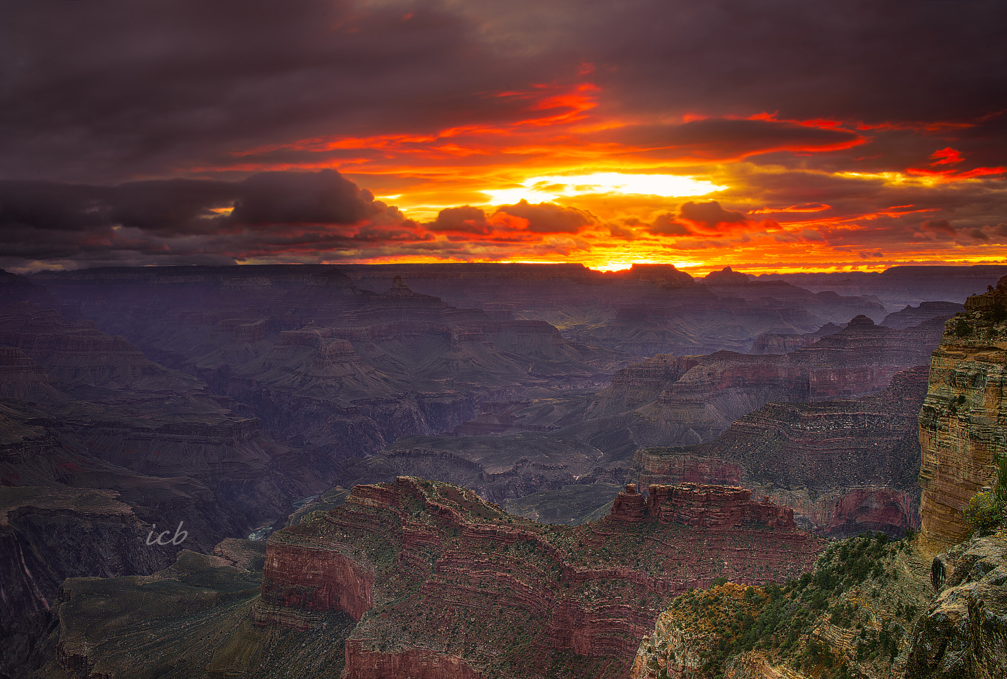 Canon EF 24-70mm F4L IS USM sample photo. What happens before sunrise... photography