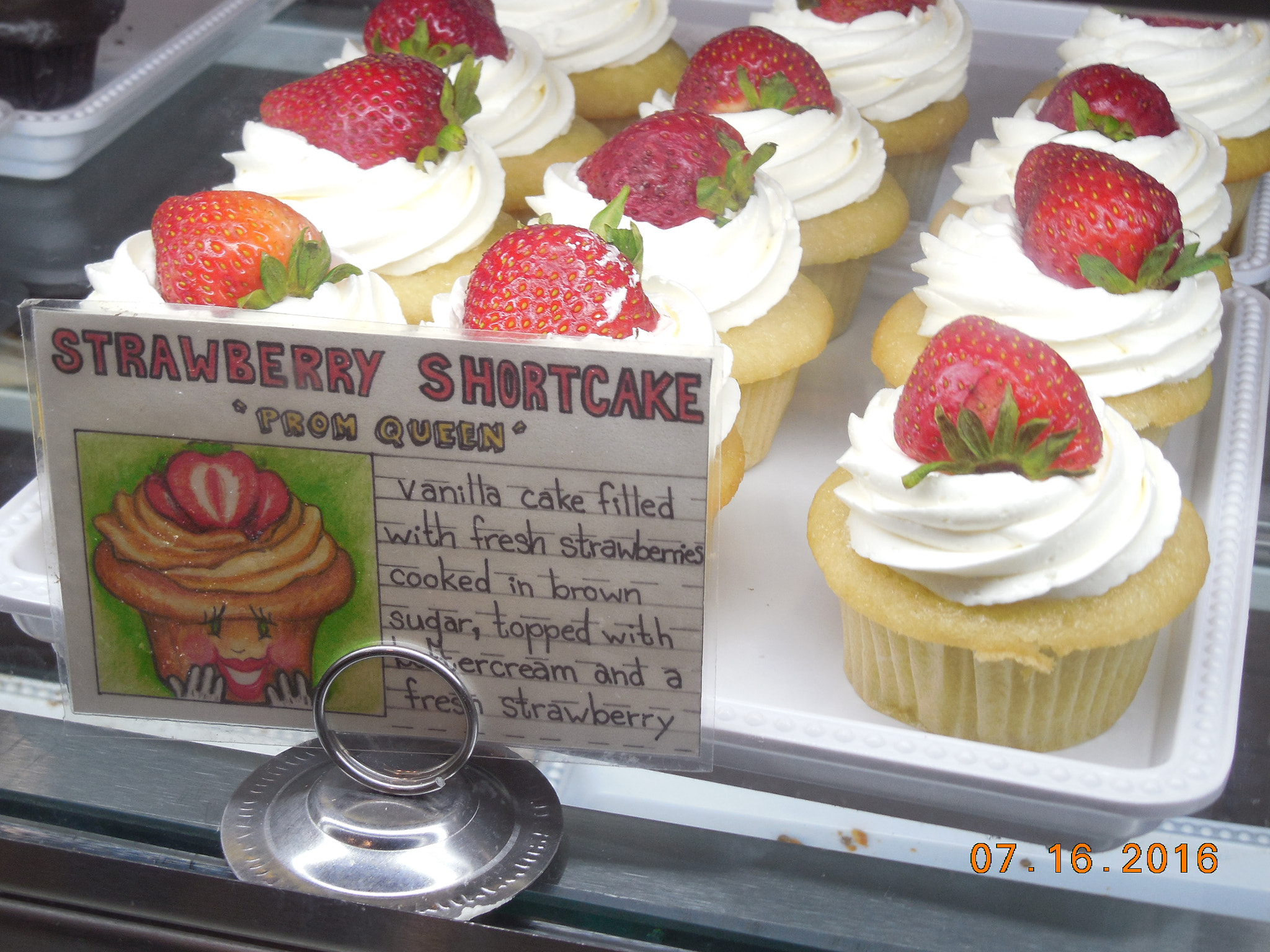 Nikon COOLPIX L620 sample photo. Oh what delicious cupcakes! photography