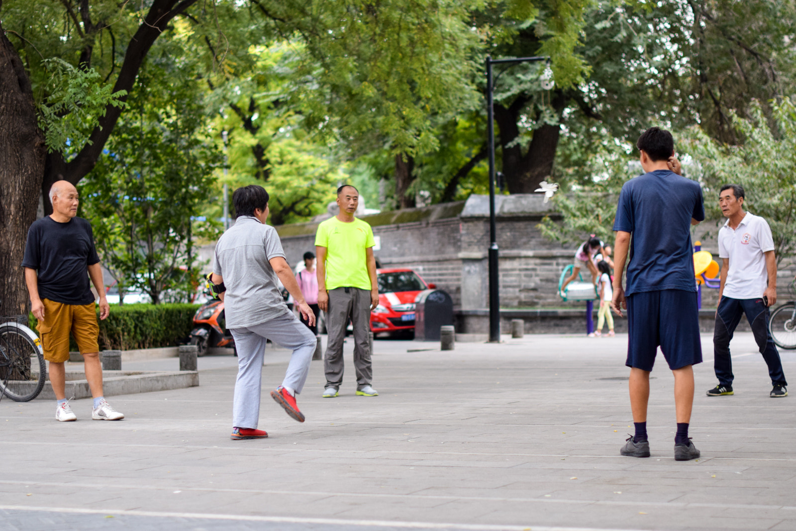 Nikon D3300 + Nikon AF-S Nikkor 50mm F1.4G sample photo. Hutong keepy ups photography