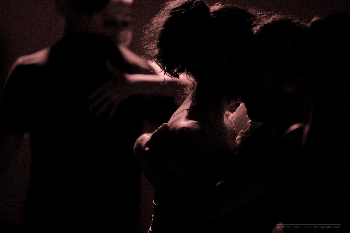 Canon EOS 700D (EOS Rebel T5i / EOS Kiss X7i) sample photo. The dark side of tango photography