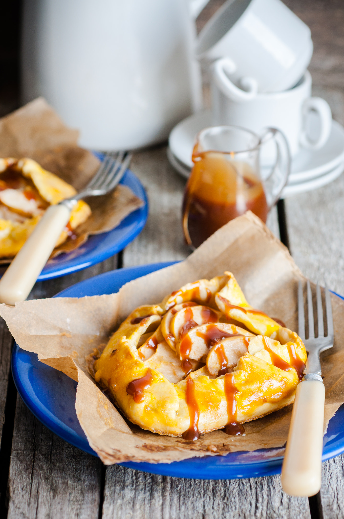 Nikon D90 + Nikon AF Micro-Nikkor 60mm F2.8D sample photo. Apple pies photography