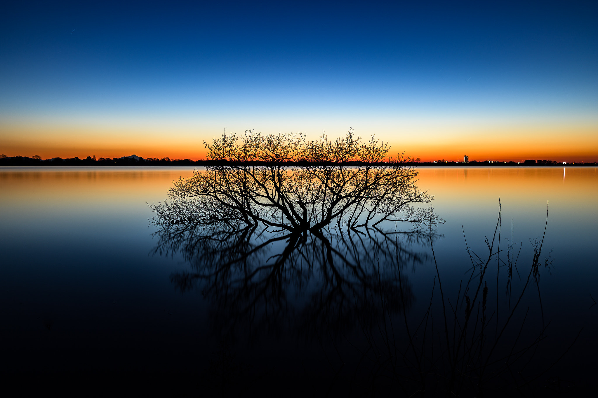 Nikon AF-S Nikkor 16-35mm F4G ED VR sample photo. A calm morning photography