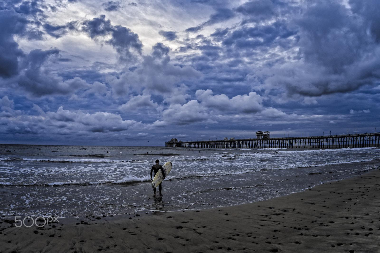Nikon D500 + Sigma 15mm F2.8 EX DG Diagonal Fisheye sample photo. Approaching storm in oceanside photography
