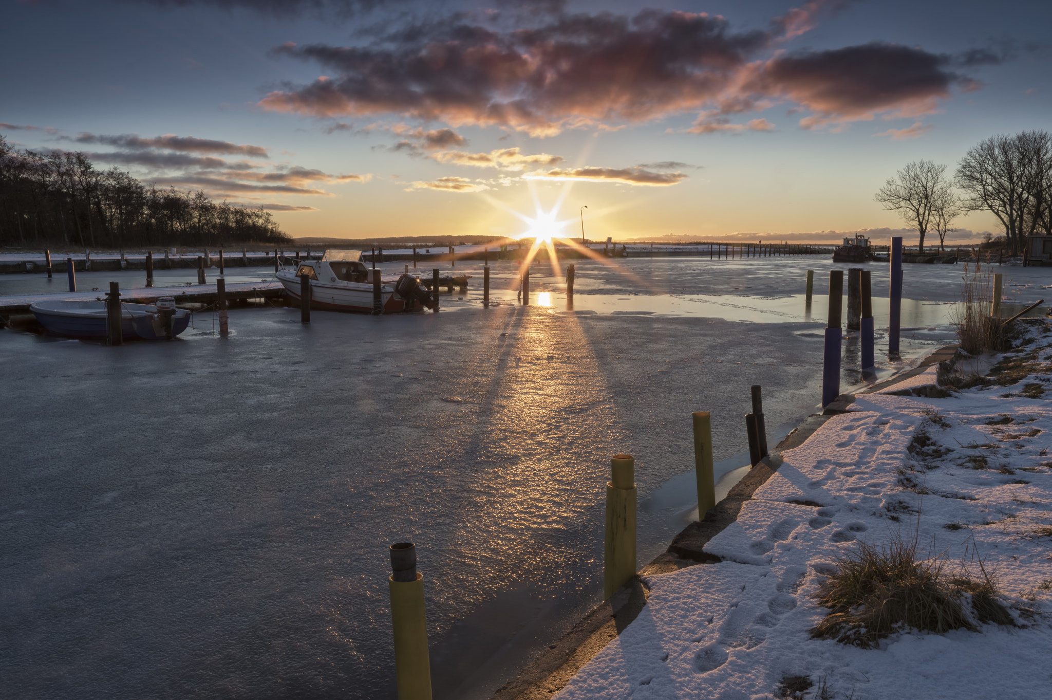 Pentax K-3 II sample photo. Frozen harbor photography