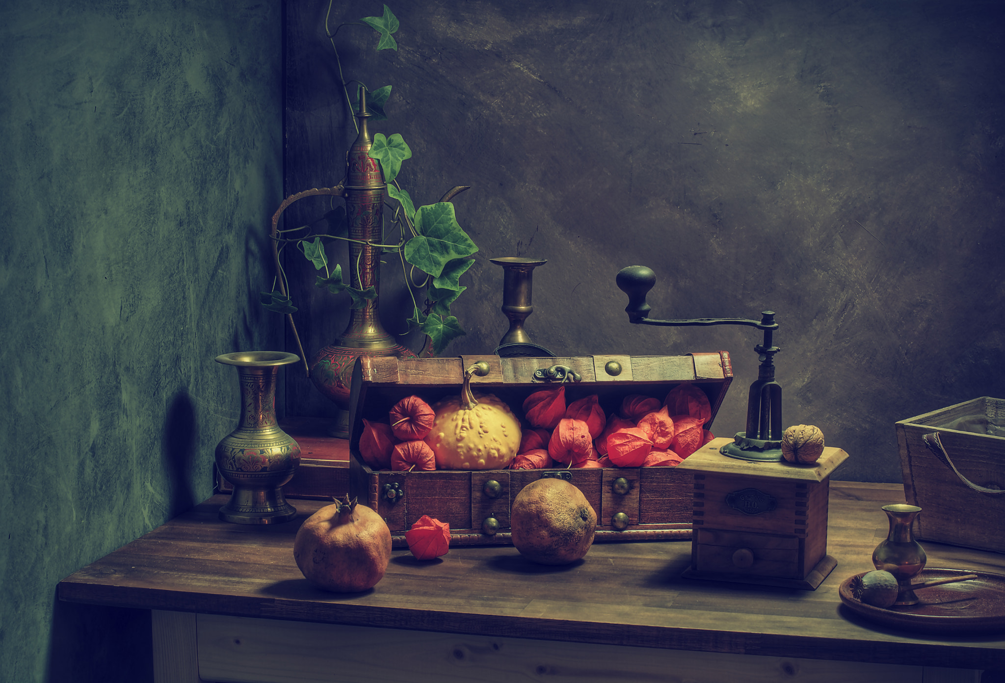Nikon D5200 + Nikon AF-S Nikkor 50mm F1.4G sample photo. Ivy & box photography