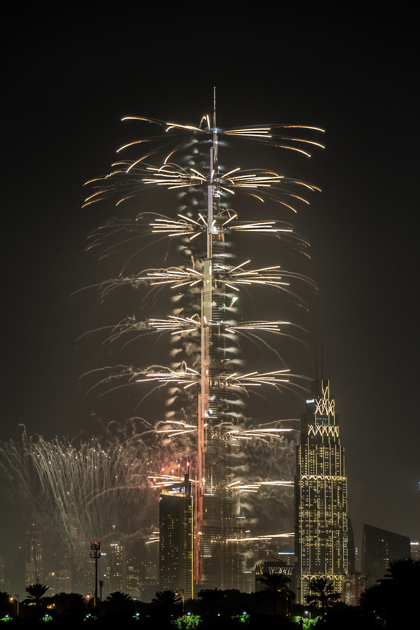 Canon EOS-1D X + Canon EF 28-300mm F3.5-5.6L IS USM sample photo. Dubai's new year photography