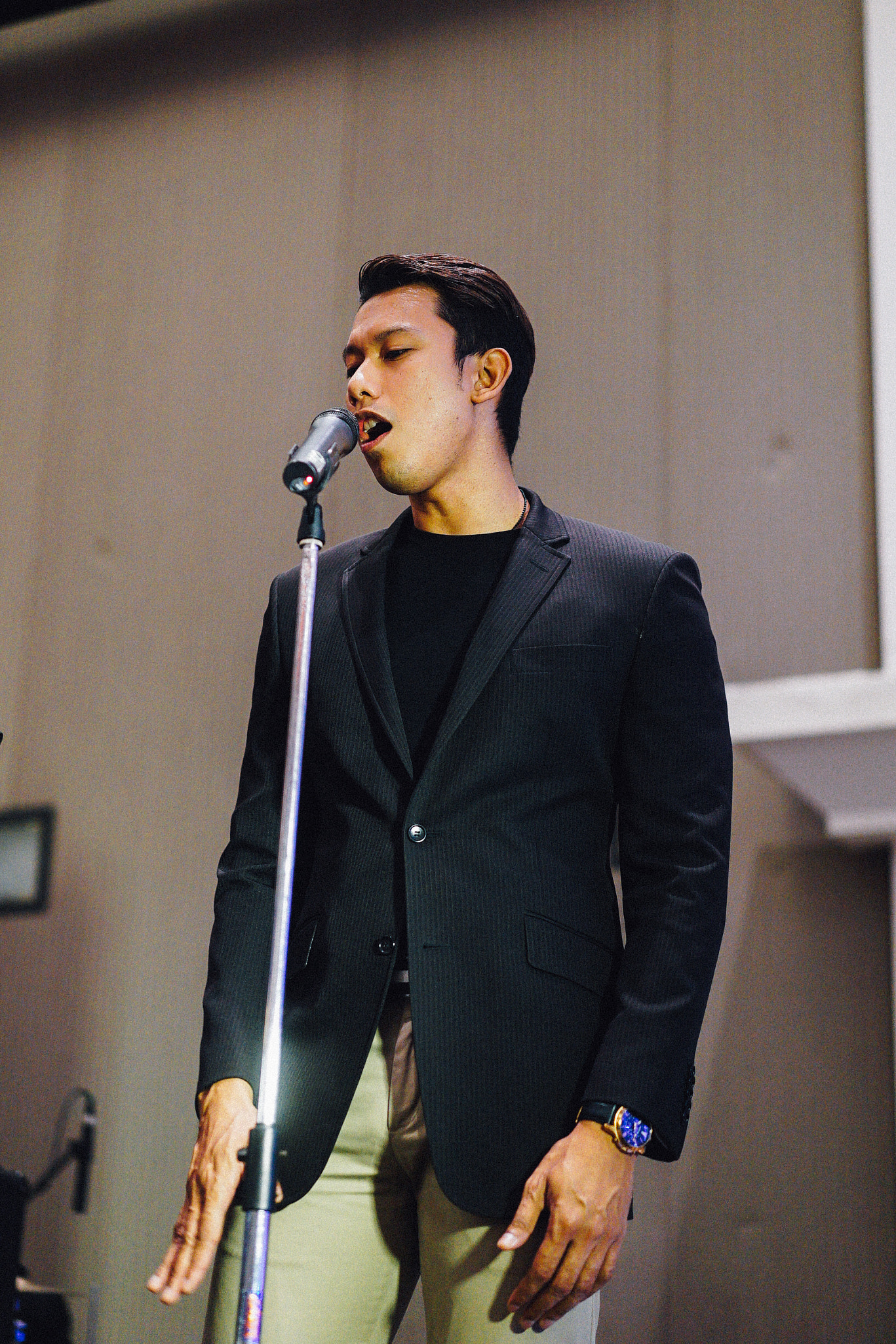 Sony a7S + Sony Sonnar T* FE 55mm F1.8 ZA sample photo. Singing photography