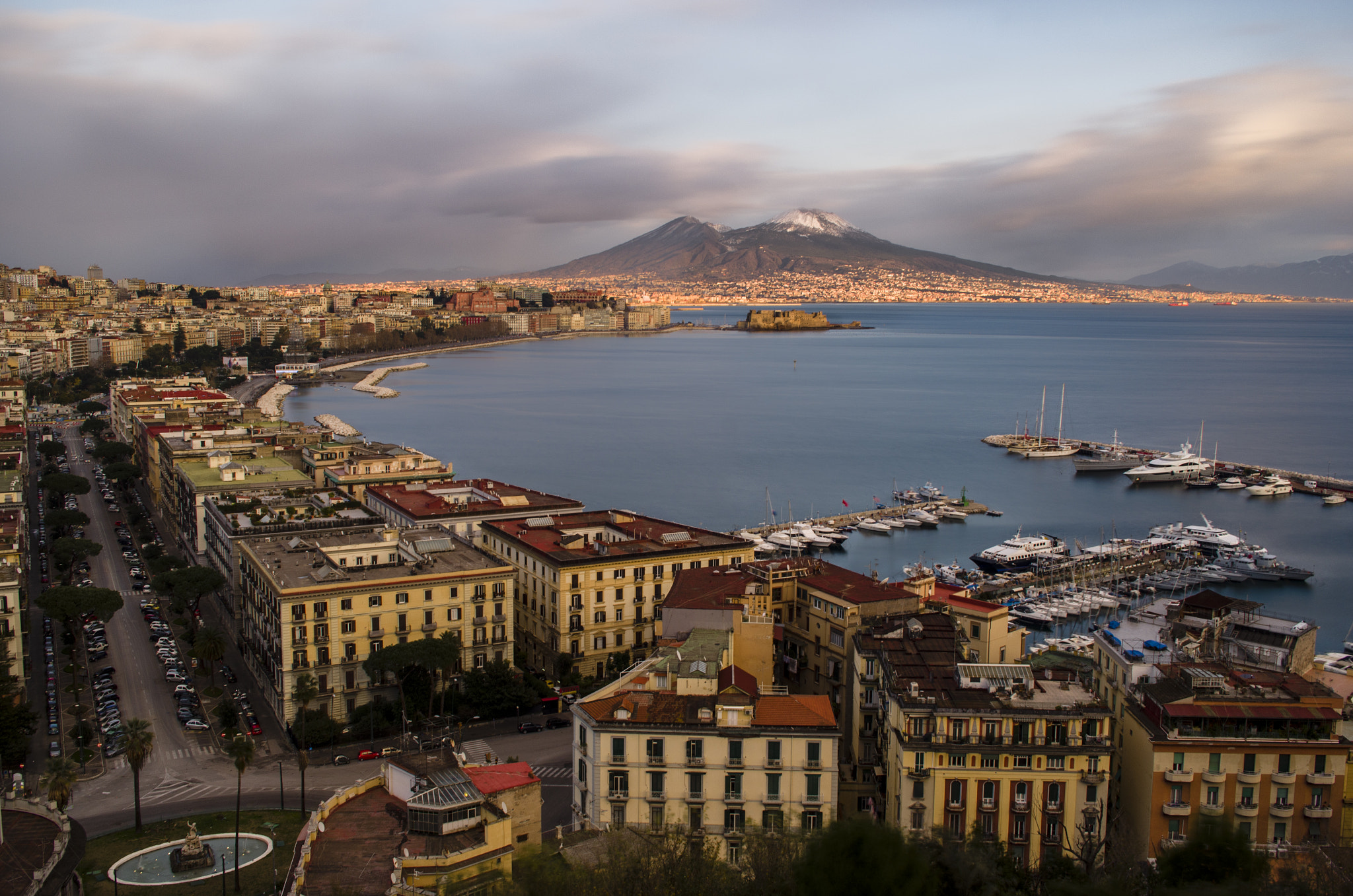 Pentax smc DA 21mm F3.2 AL Limited sample photo. Napoli photography