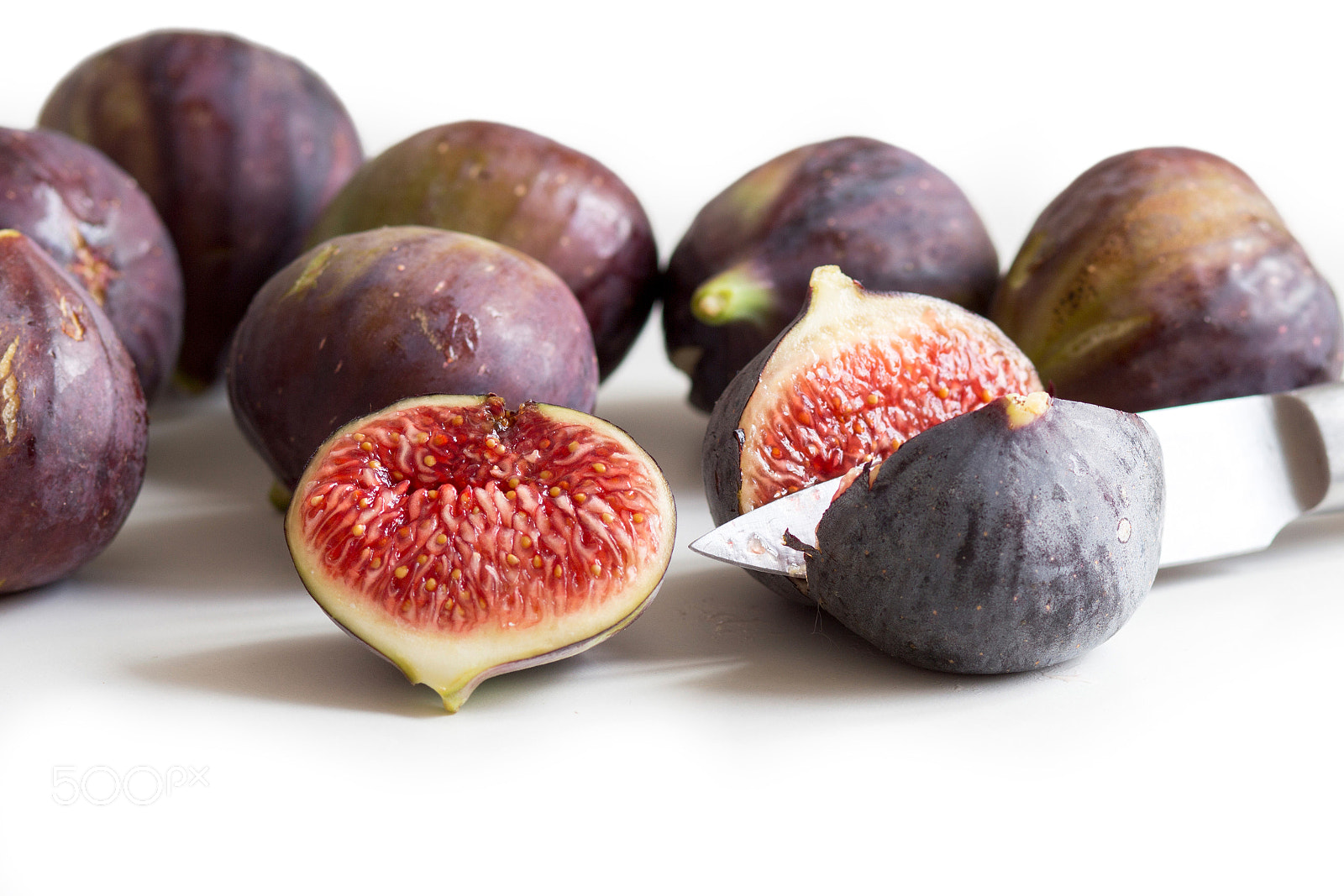 Canon EOS 650D (EOS Rebel T4i / EOS Kiss X6i) + Canon EF 85mm F1.8 USM sample photo. Fresh figs photography
