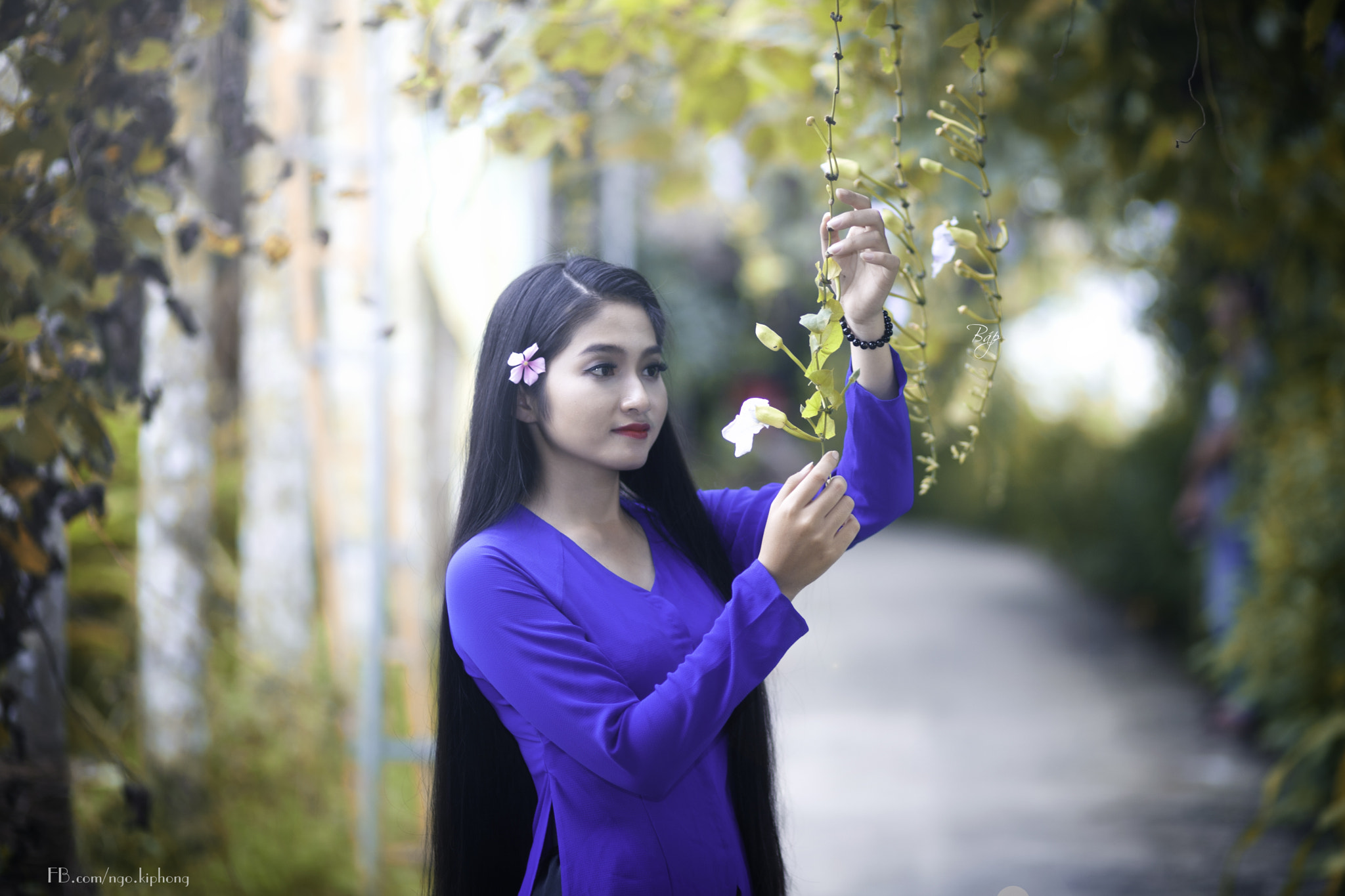 Canon EF 100mm F2.0 USM sample photo. Young girl photography