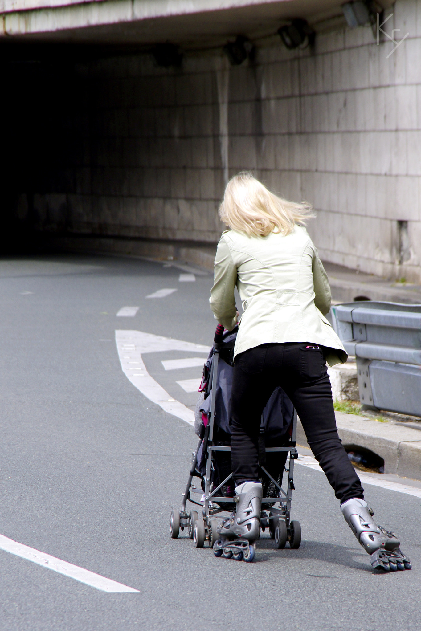 Pentax K-5 sample photo. Motherhood in paris photography