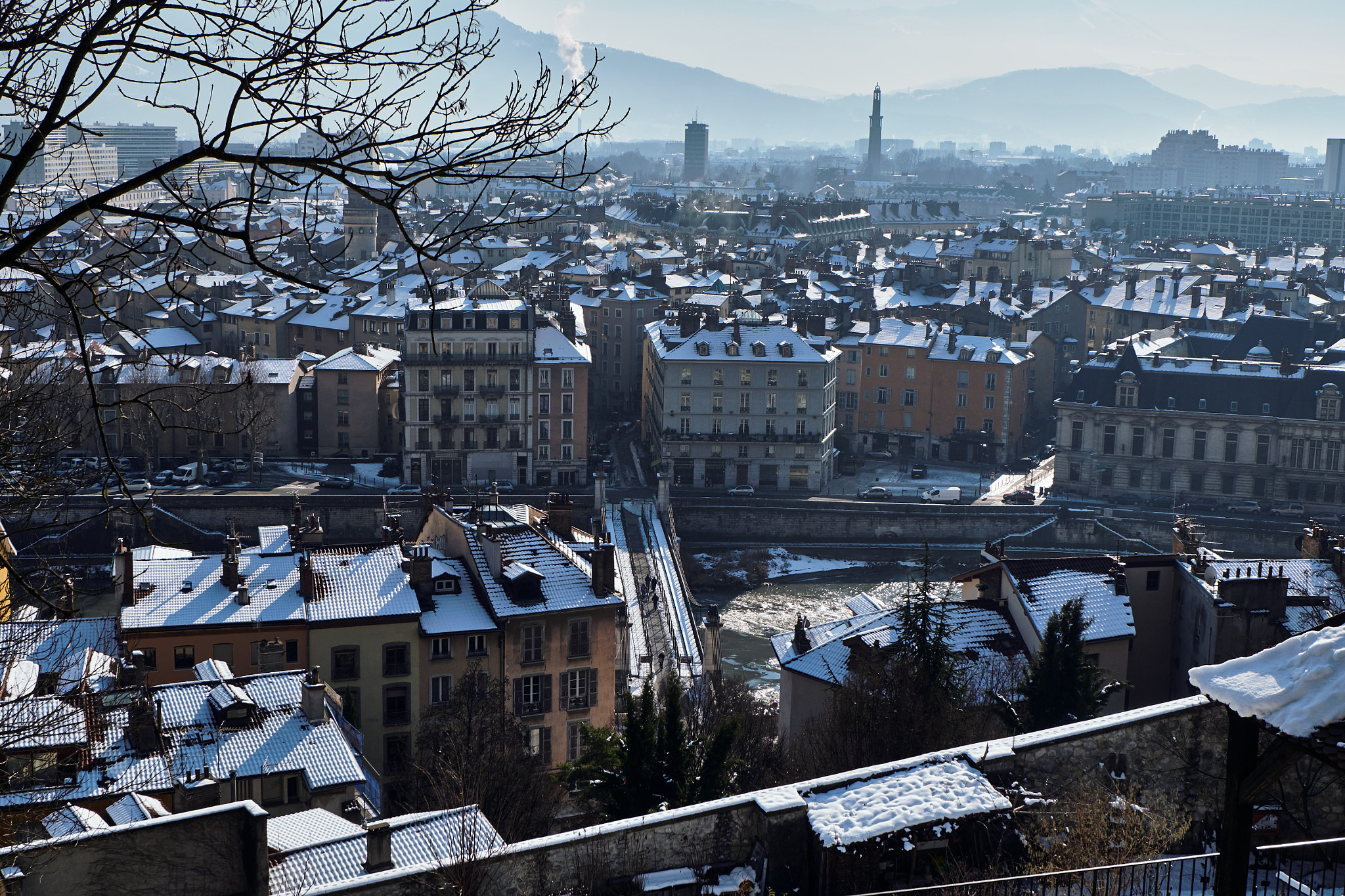 Fujifilm XC 16-50mm F3.5-5.6 OIS sample photo. Grenoble enneigé photography