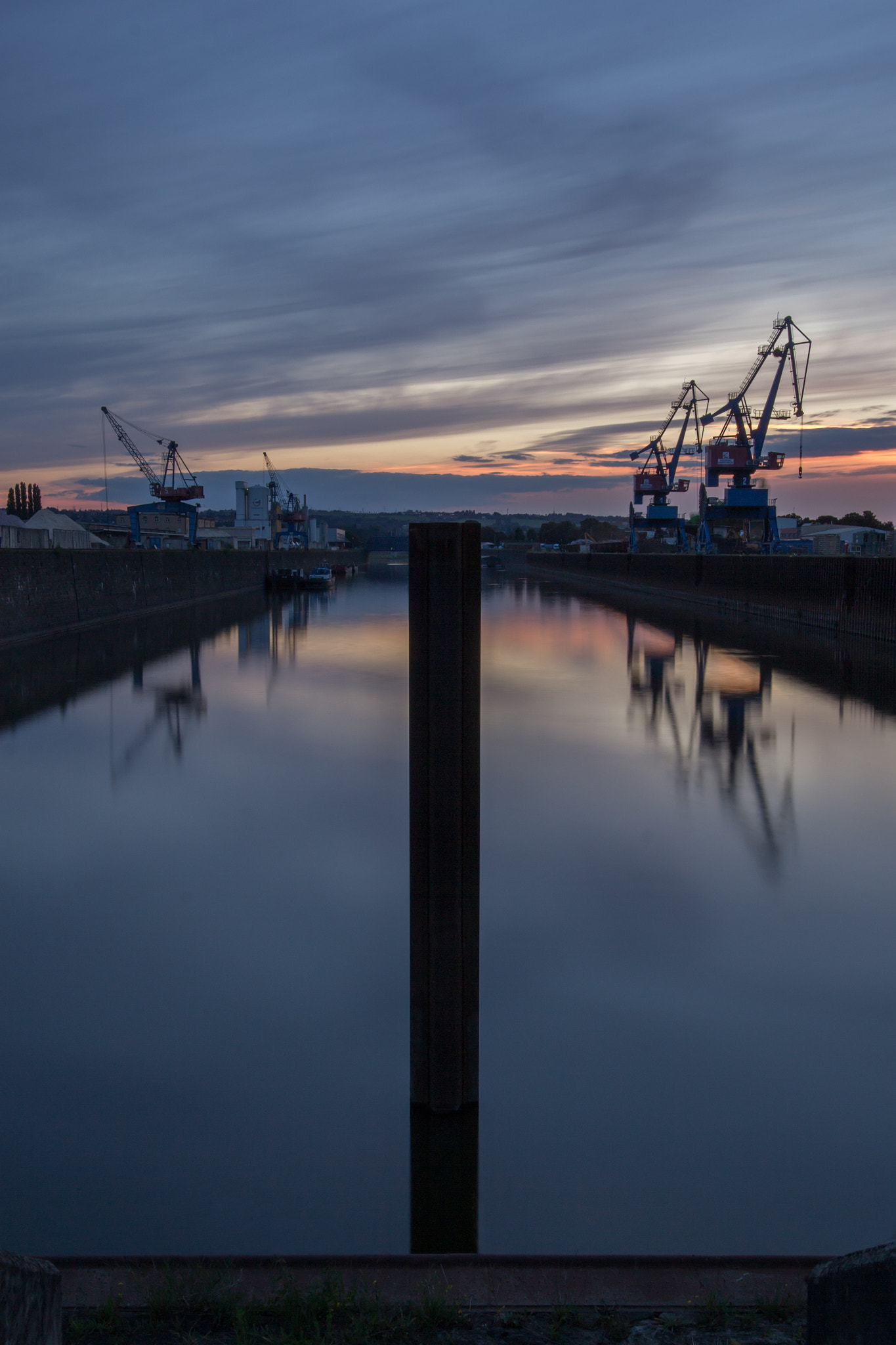 Sigma 18-35mm f/1.8 DC HSM sample photo. Alberthafen photography