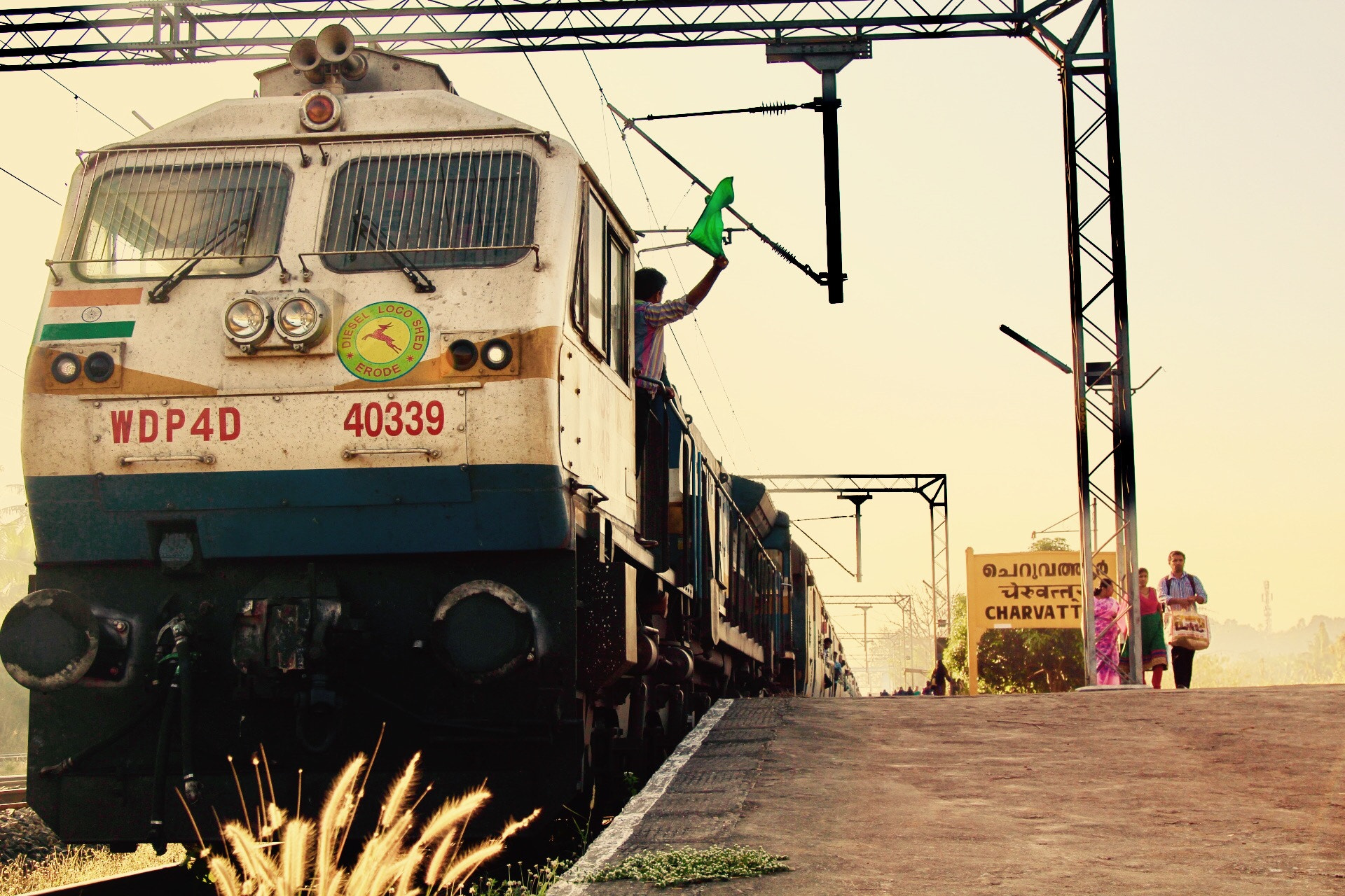 Canon EOS 1300D (EOS Rebel T6 / EOS Kiss X80) sample photo. Lets begin the journey.. indian railway photography