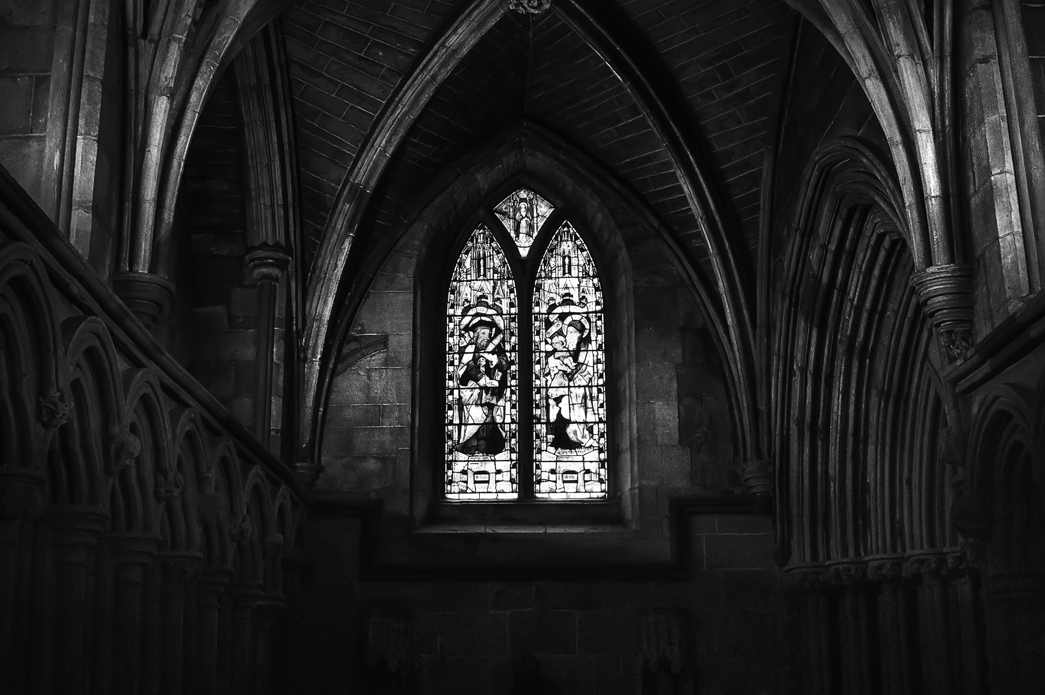 Sony Alpha DSLR-A390 sample photo. Lichfield cathedral, interior photography