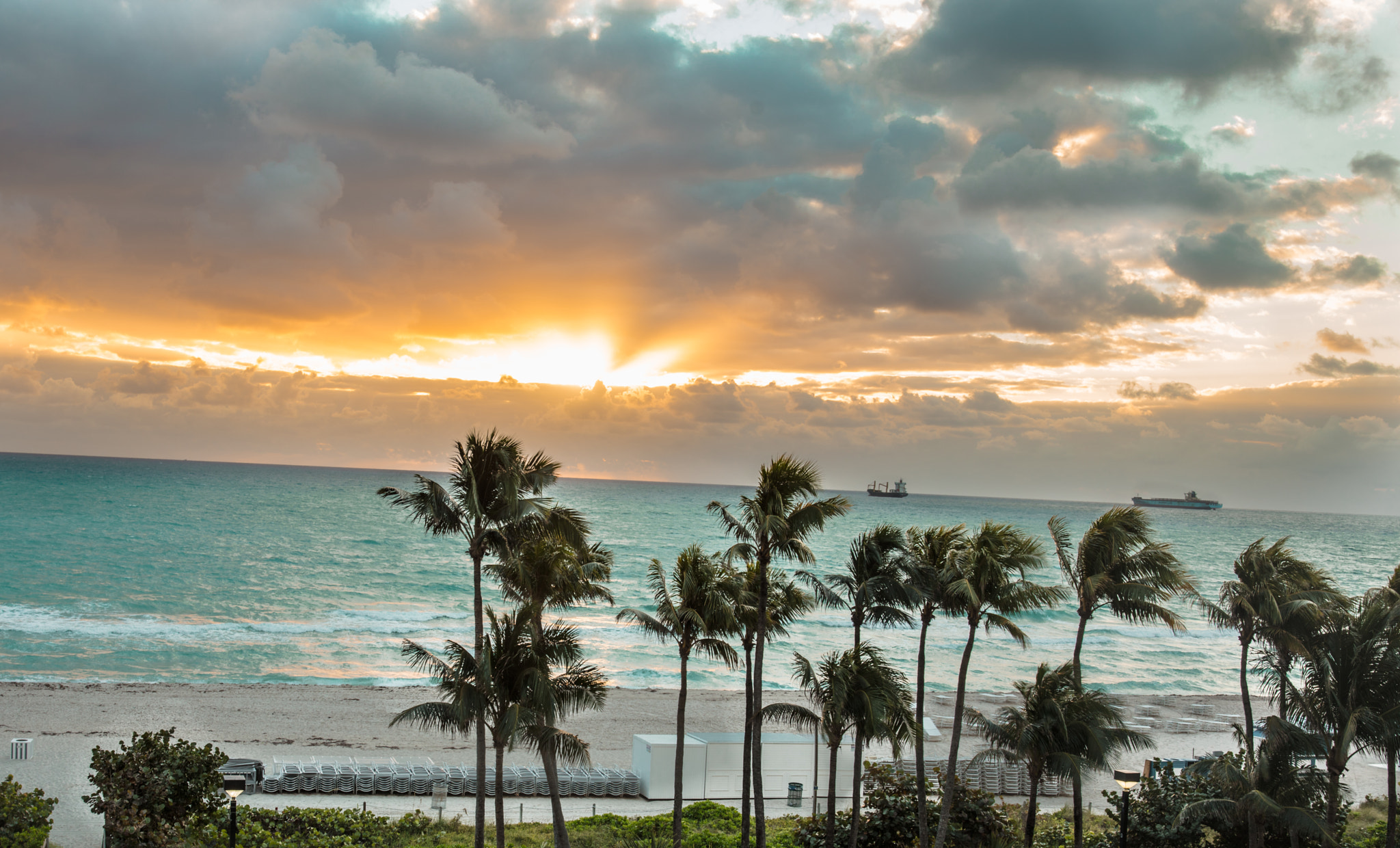 Canon EF 35mm F1.4L II USM sample photo. Miami beach florida sunrise photography