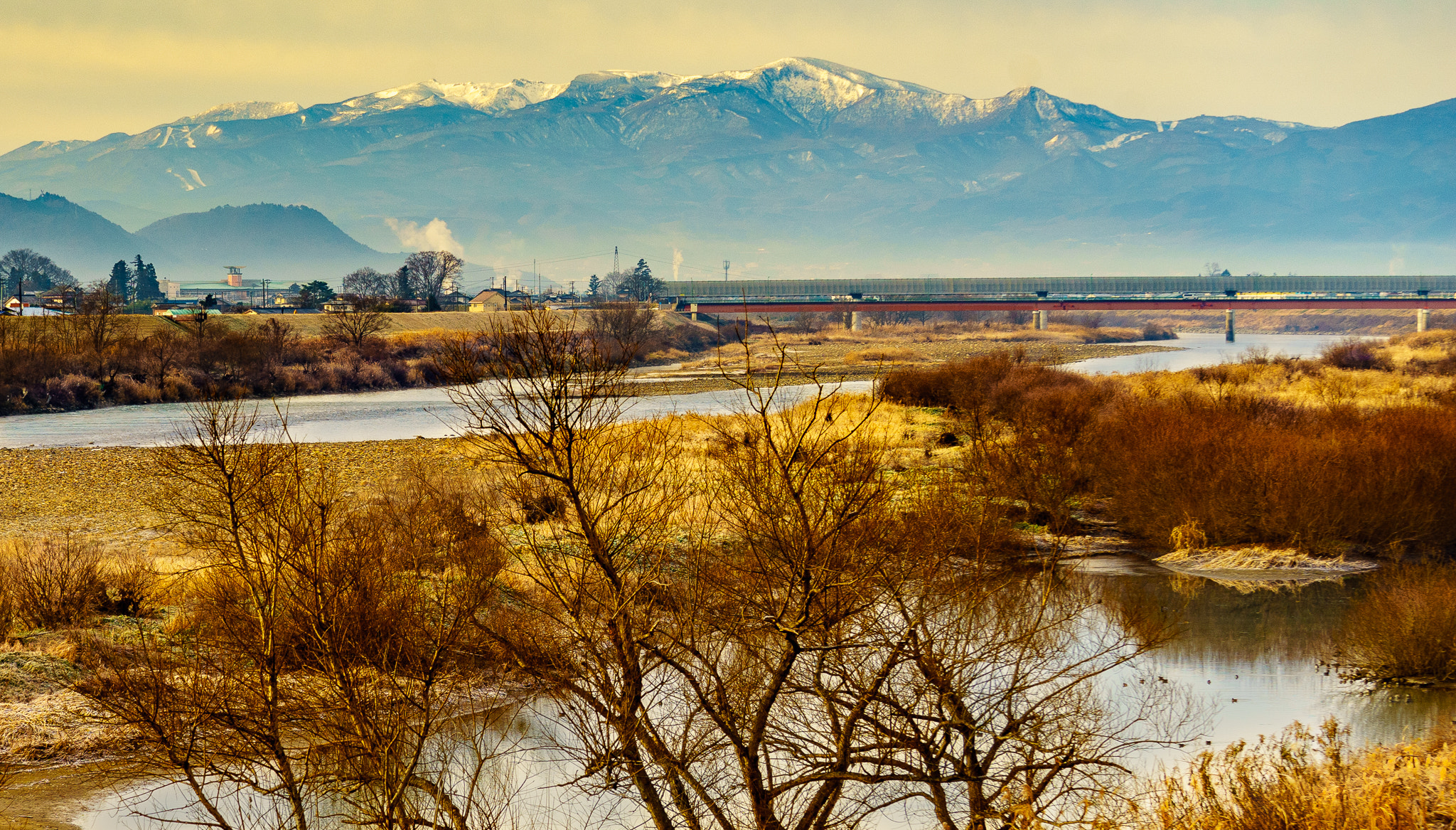 Sony FE 70-300mm F4.5-5.6 G OSS sample photo. River in the morning photography