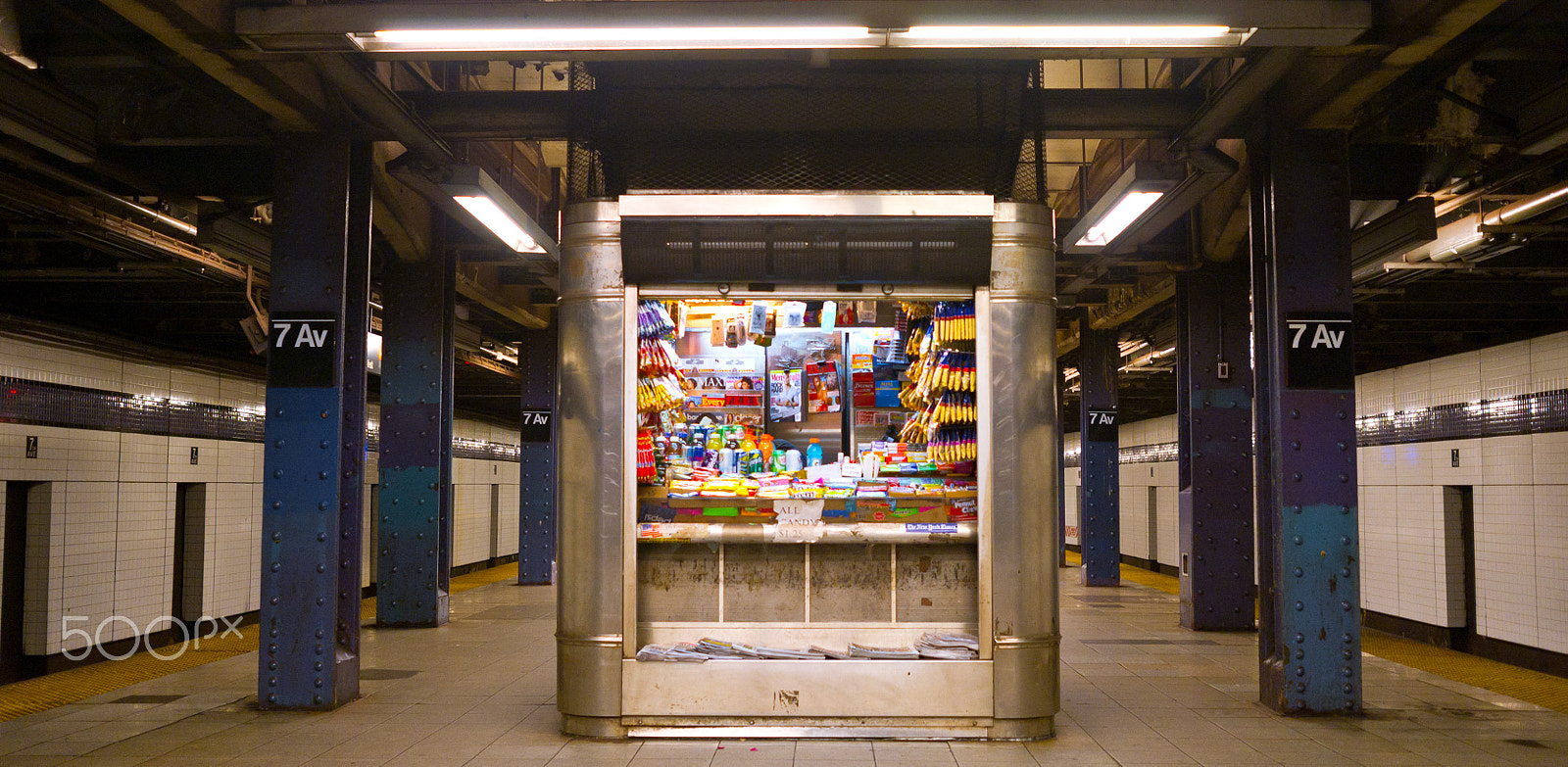 Leica X1 sample photo. New york empty subway ph leonardo cestari photography