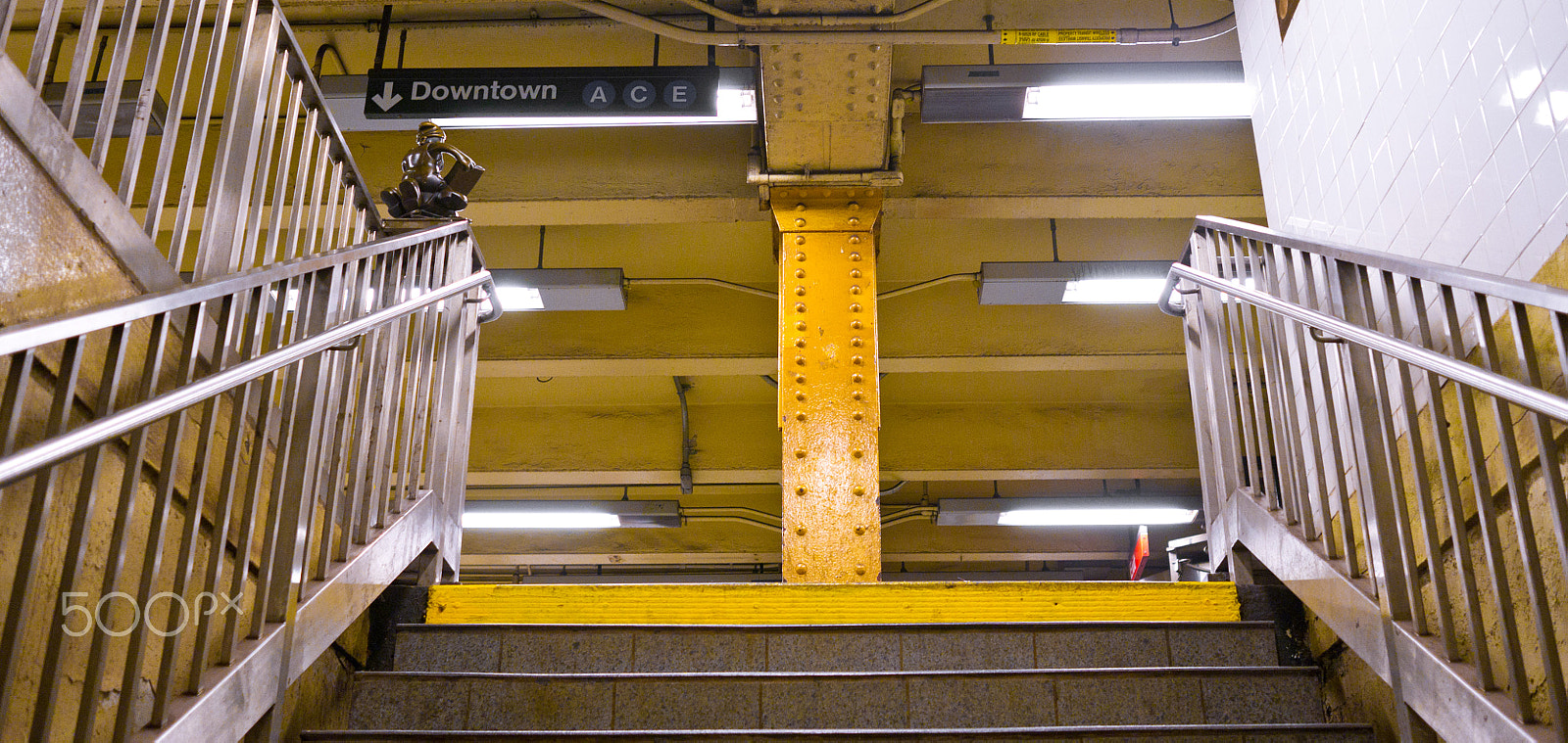 Leica X1 sample photo. New york empty subway ph leonardo cestari photography