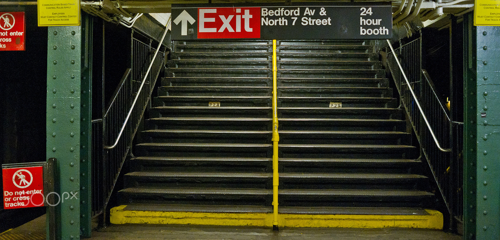 Leica X1 sample photo. New york empty subway ph leonardo cestari photography