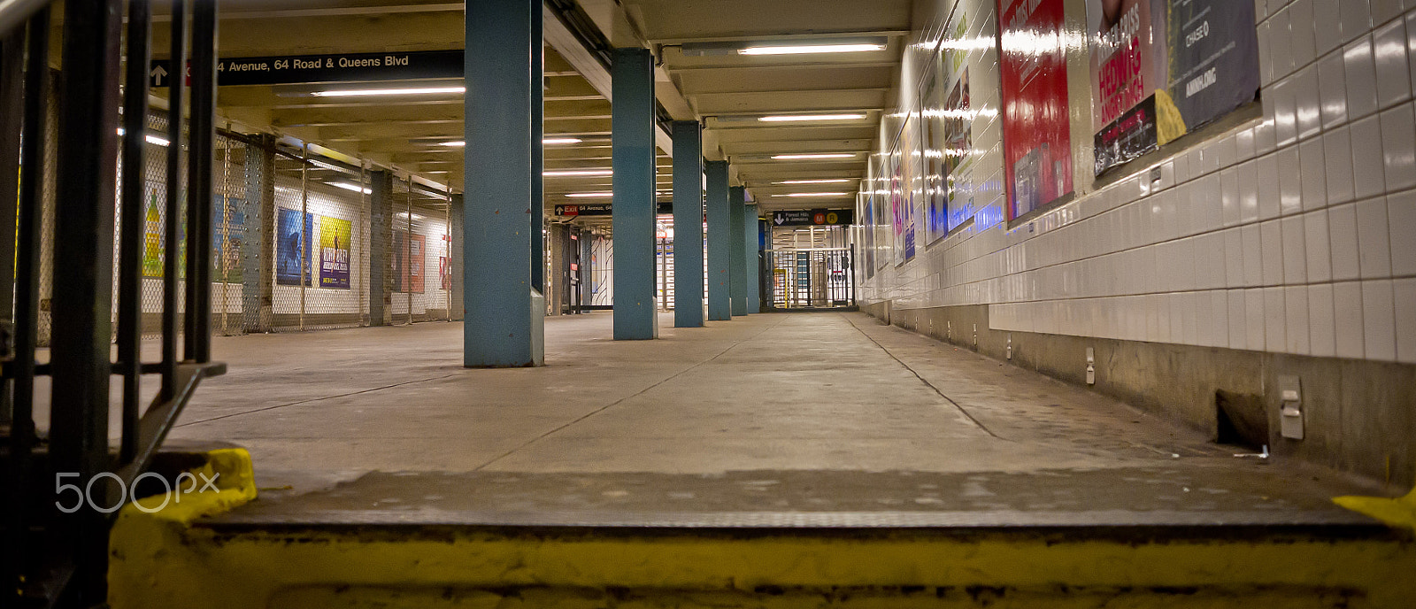 Leica X1 sample photo. New york empty subway ph leonardo cestari photography