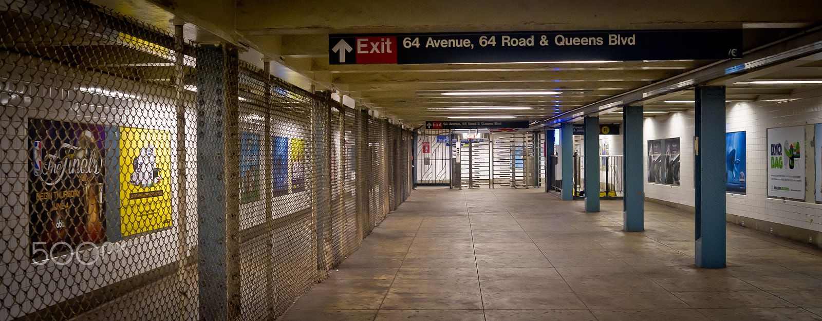 Leica X1 sample photo. New york empty subway ph leonardo cestari photography