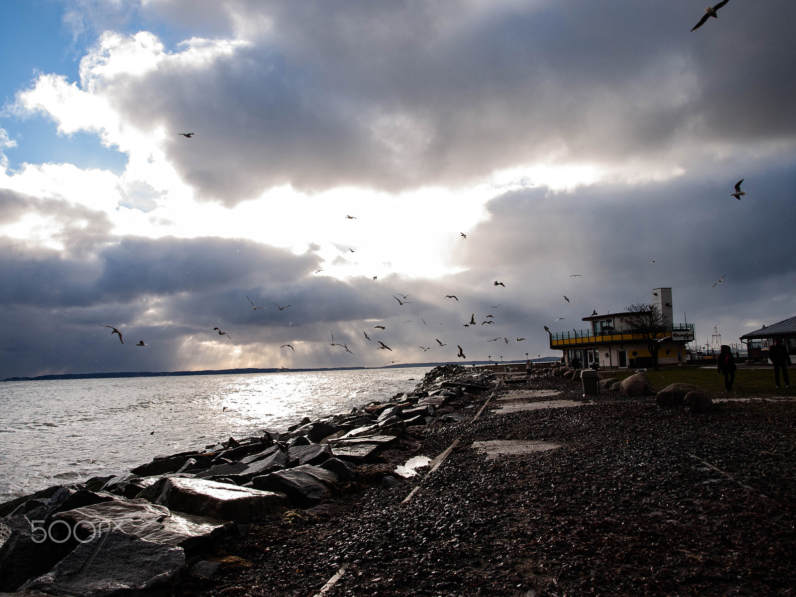 Olympus E-520 (EVOLT E-520) + OLYMPUS 14-42mm Lens sample photo. Dawn of light photography