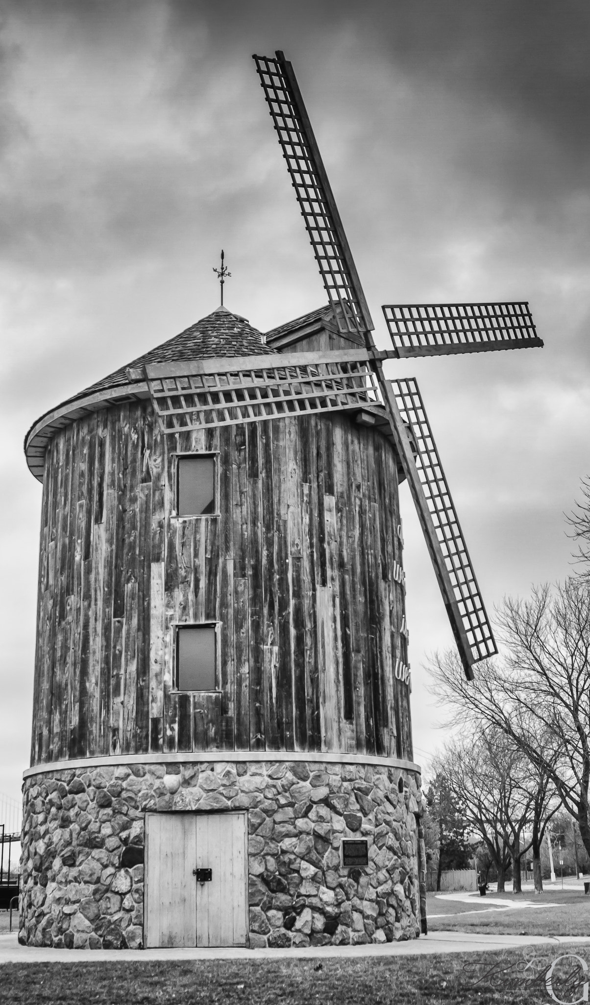 Canon EOS 7D + Sigma 24-70mm F2.8 EX DG Macro sample photo. Wind mill photography