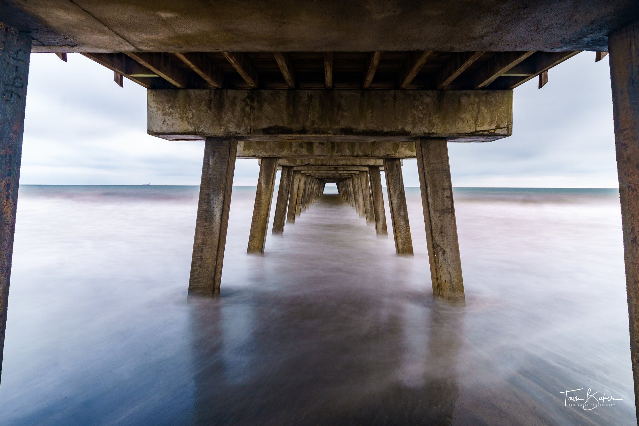 Sony a6300 + Sony E 10-18mm F4 OSS sample photo. Under the tybee island pier photography