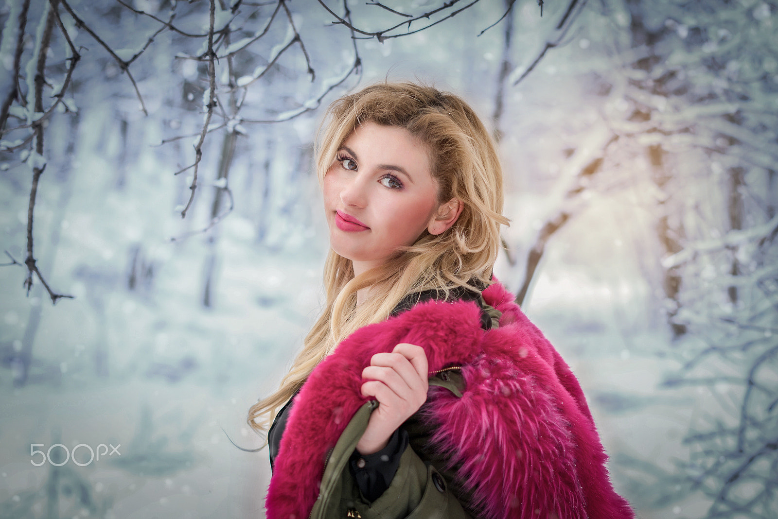 Sony a7R + Sony FE 50mm F1.8 sample photo. Smile photography