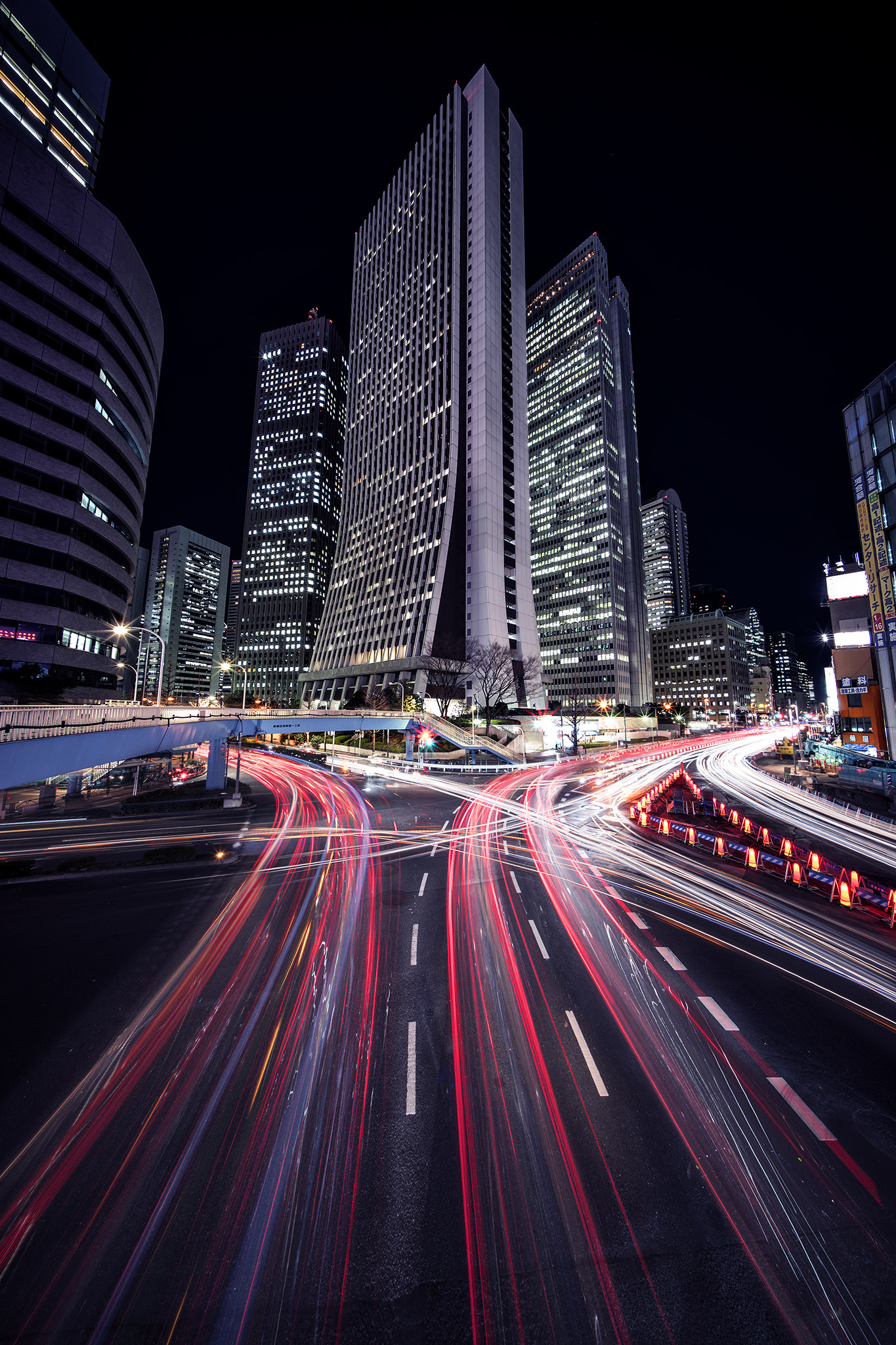 Sony a7R II + Voigtlander HELIAR-HYPER WIDE 10mm F5.6 sample photo. Interplay of lights photography