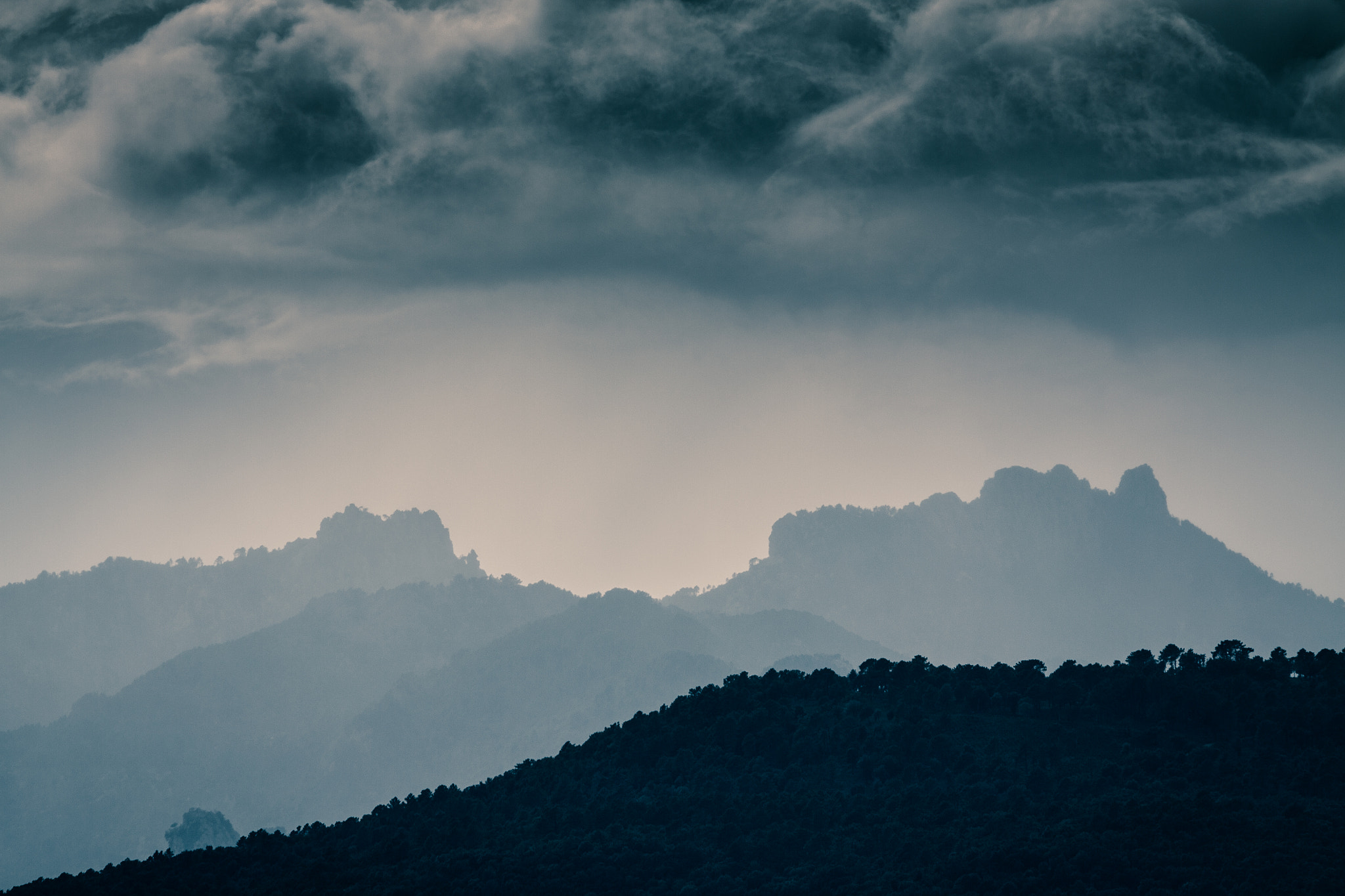 Canon EF 300mm F4L IS USM sample photo. Montagnes photography