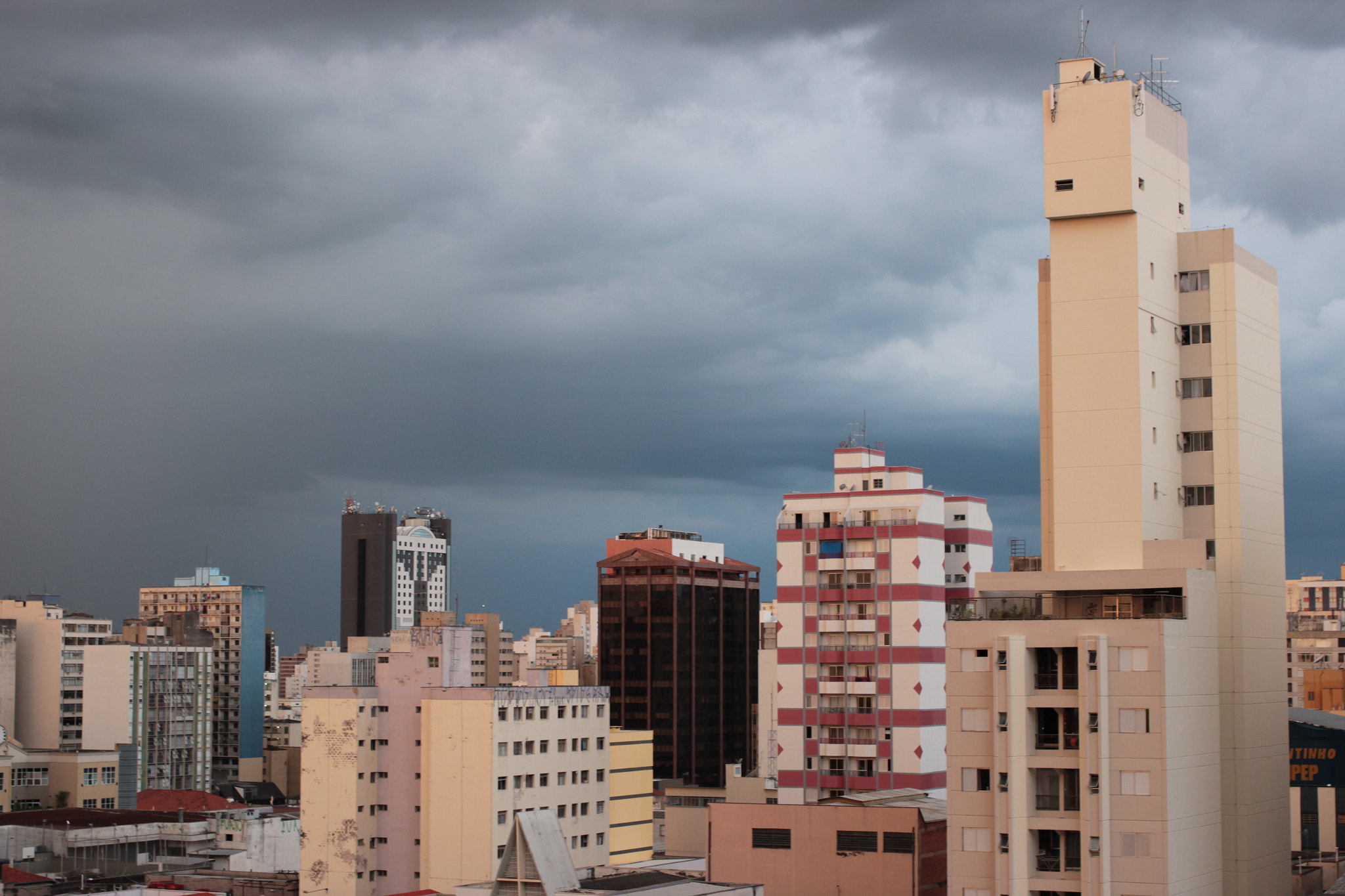 Canon EF 40mm F2.8 STM sample photo. Shades of grey photography