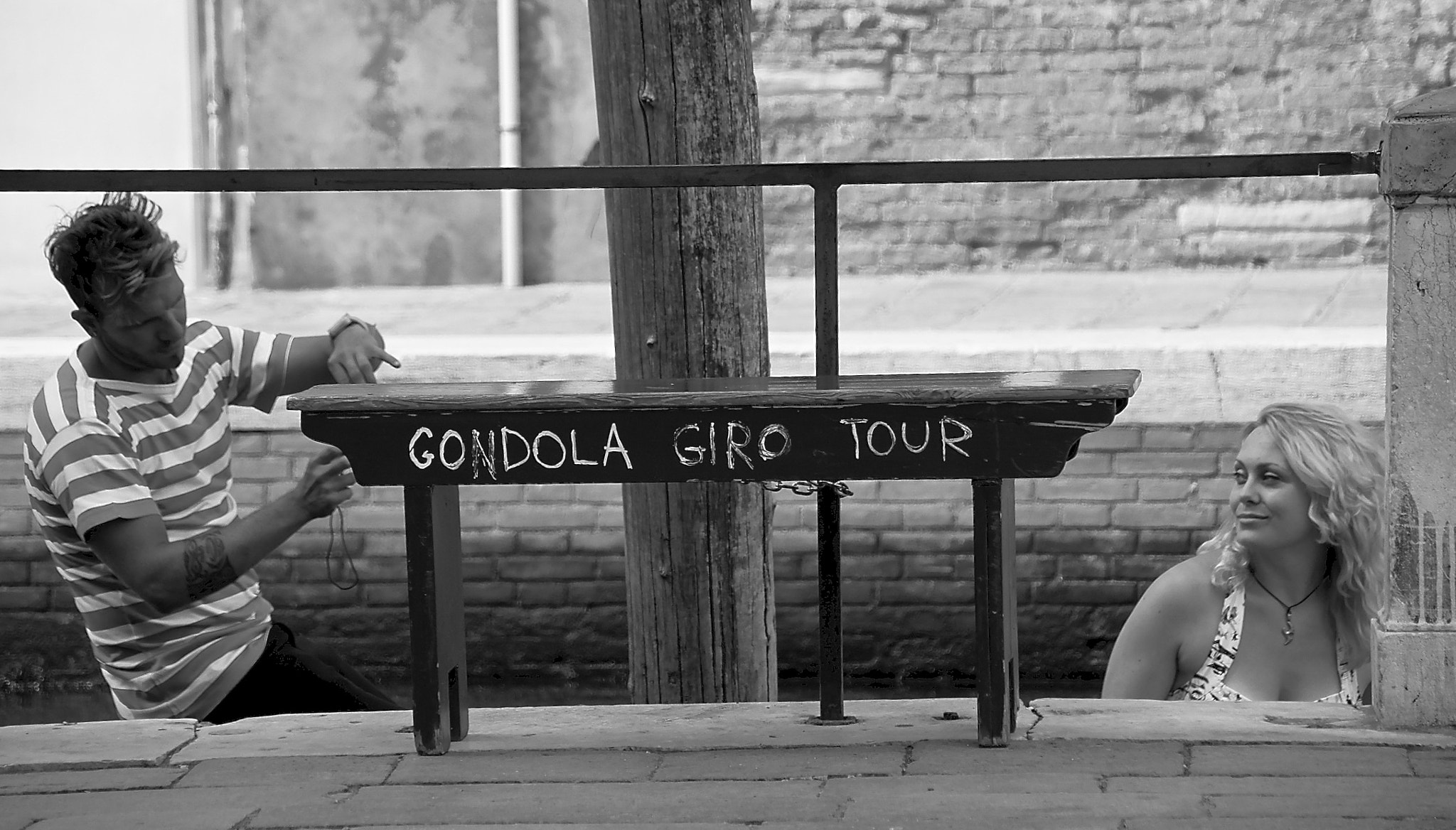 Sony SLT-A33 sample photo. Venice 04 (when becks takes a photo, please smile) photography